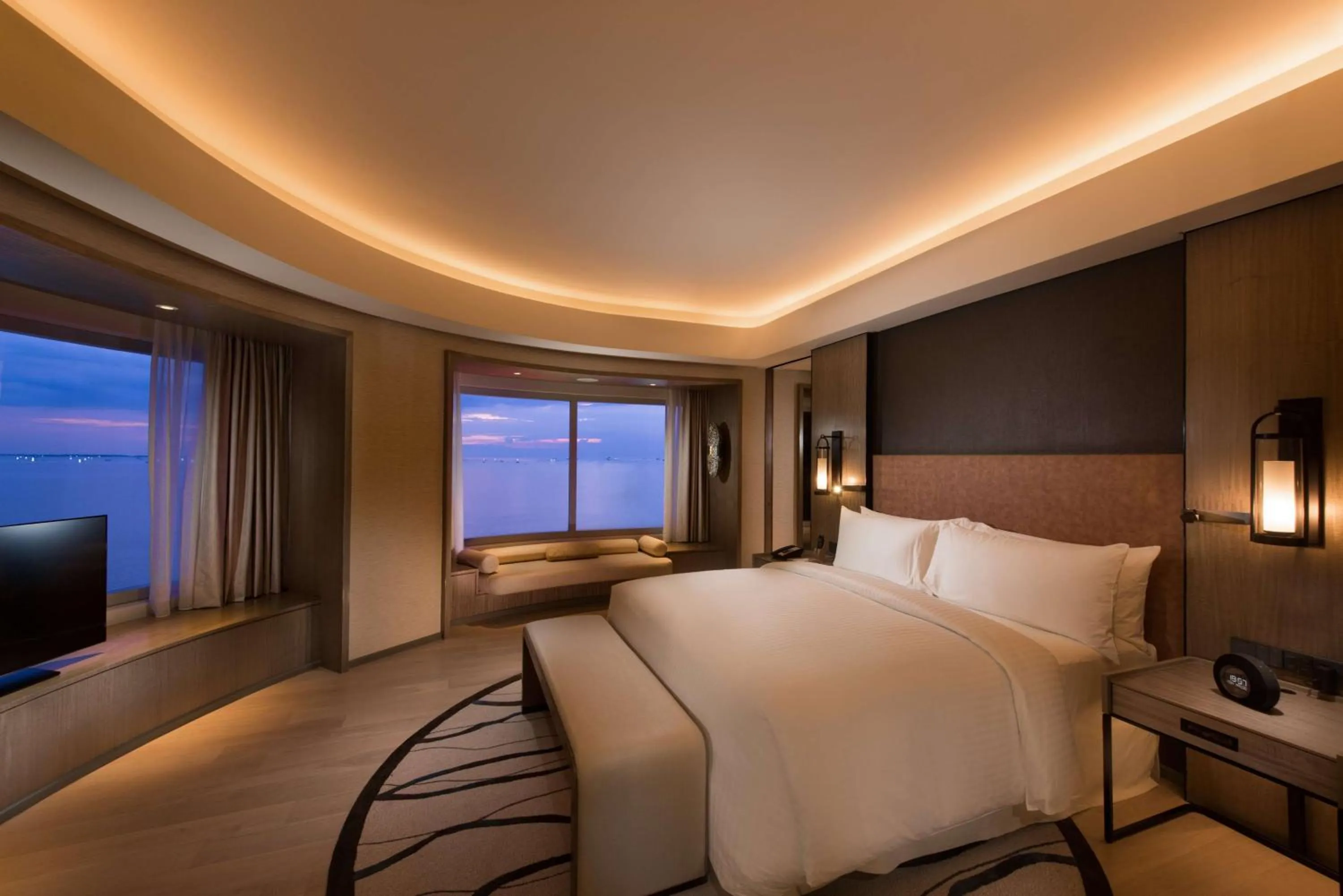 Bed in Conrad Manila