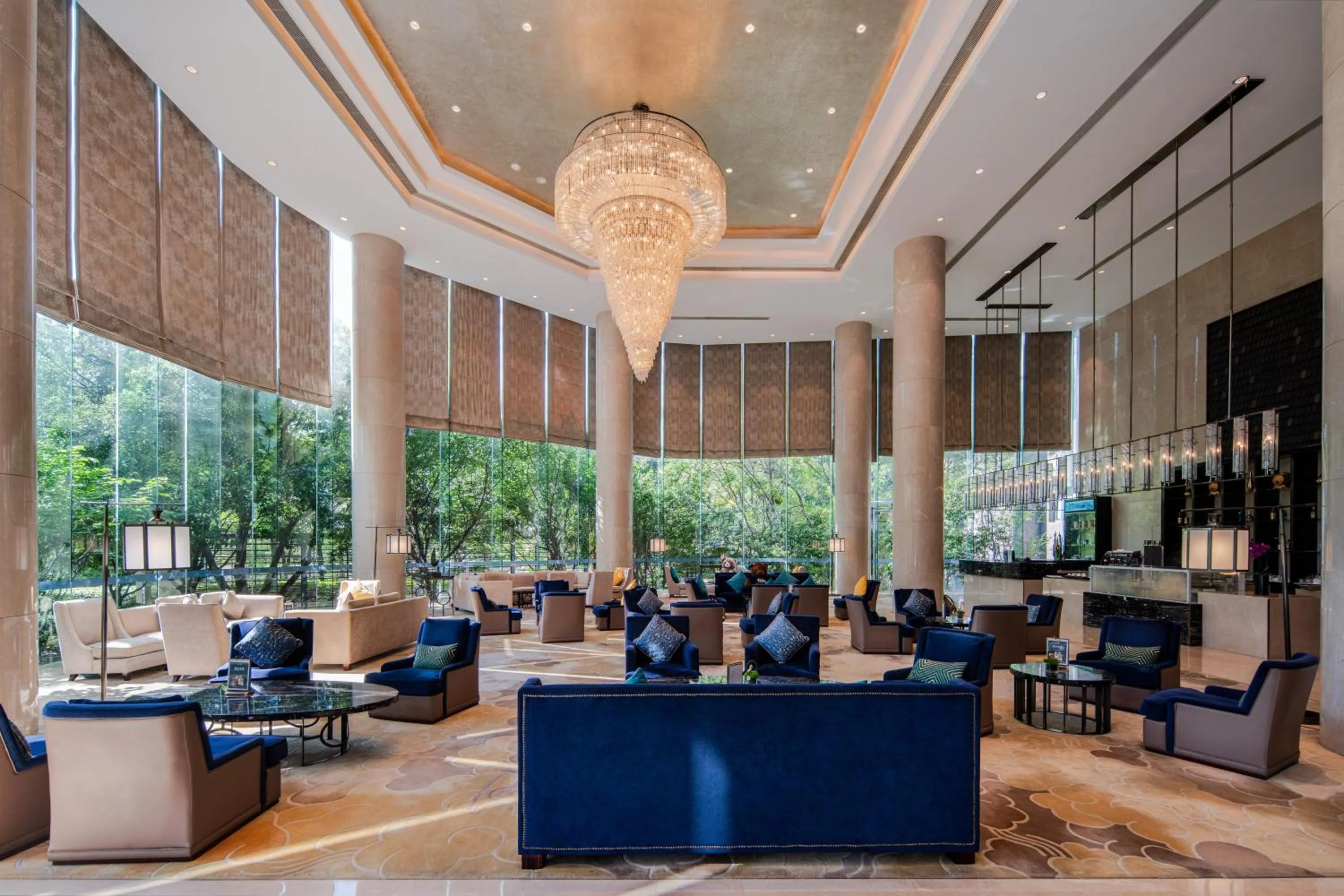 Lobby or reception in Hilton Wuhan Yangtze Riverside