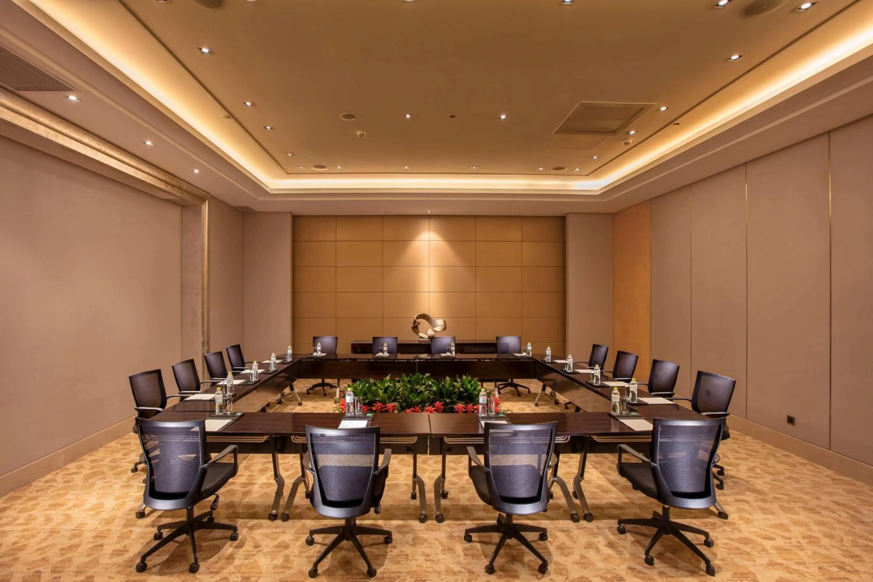 Meeting/conference room in Hilton Wuhan Yangtze Riverside