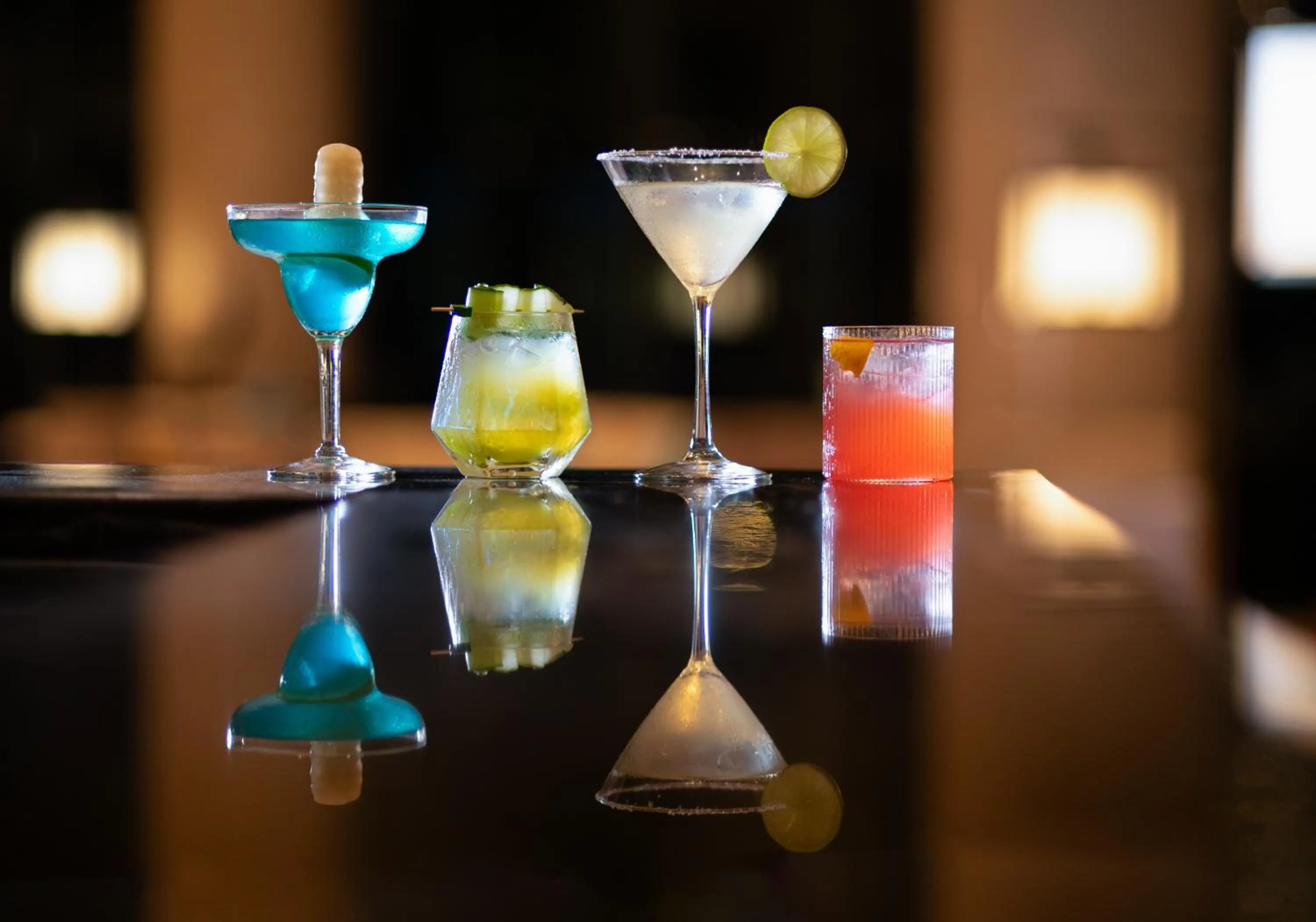 Lounge or bar in Hilton Wuhan Yangtze Riverside