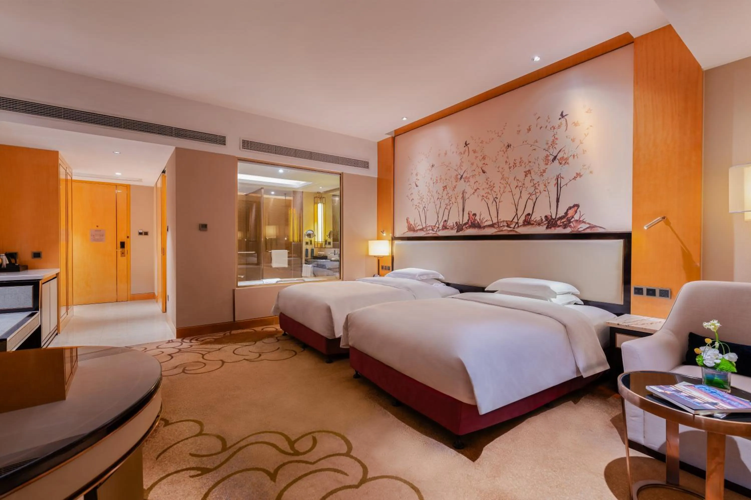Photo of the whole room, Bed in Hilton Wuhan Yangtze Riverside