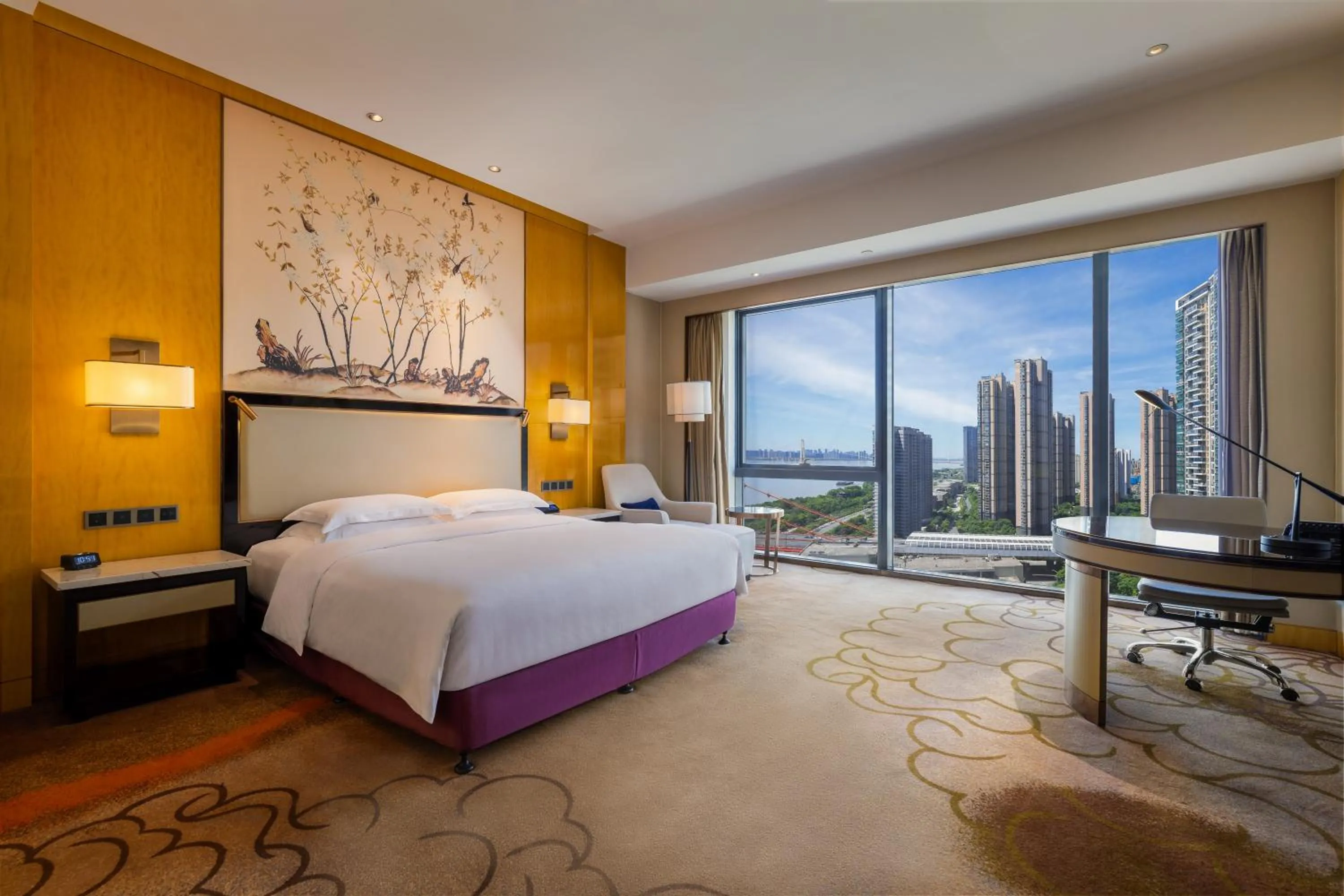 Photo of the whole room, Bed in Hilton Wuhan Yangtze Riverside