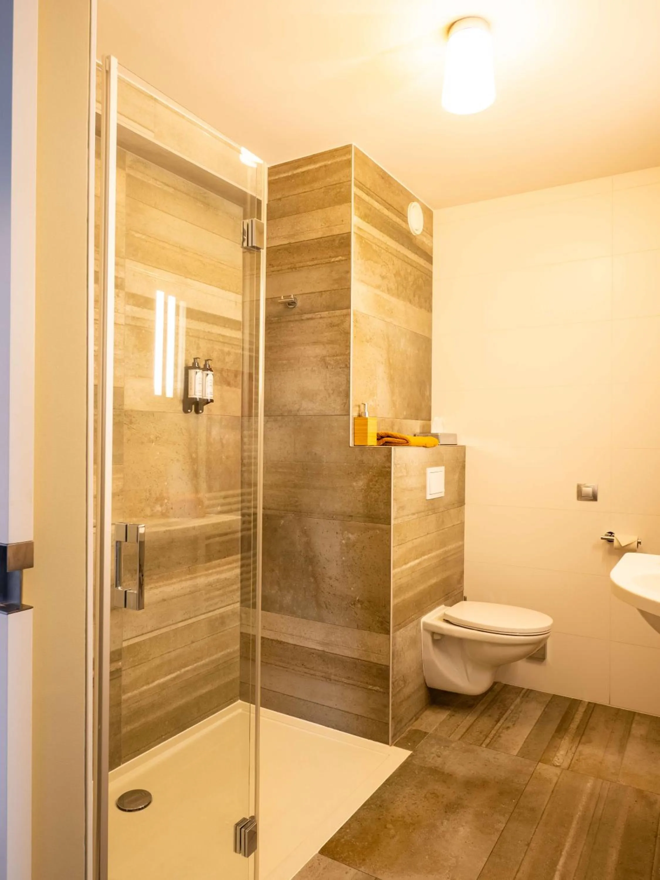 Shower in Tower Hotel Aalst