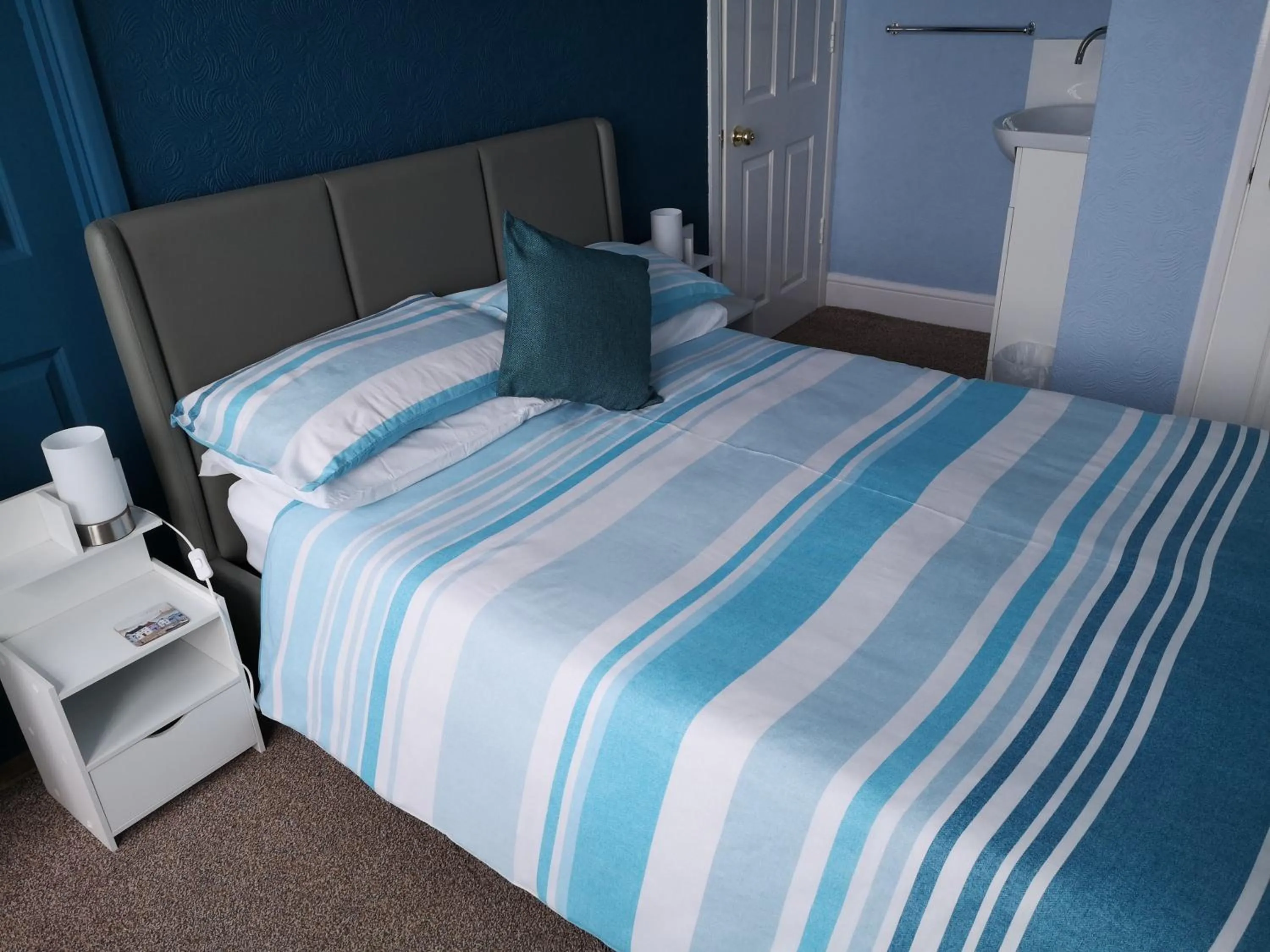 Bedroom in The Phoenix Guest House