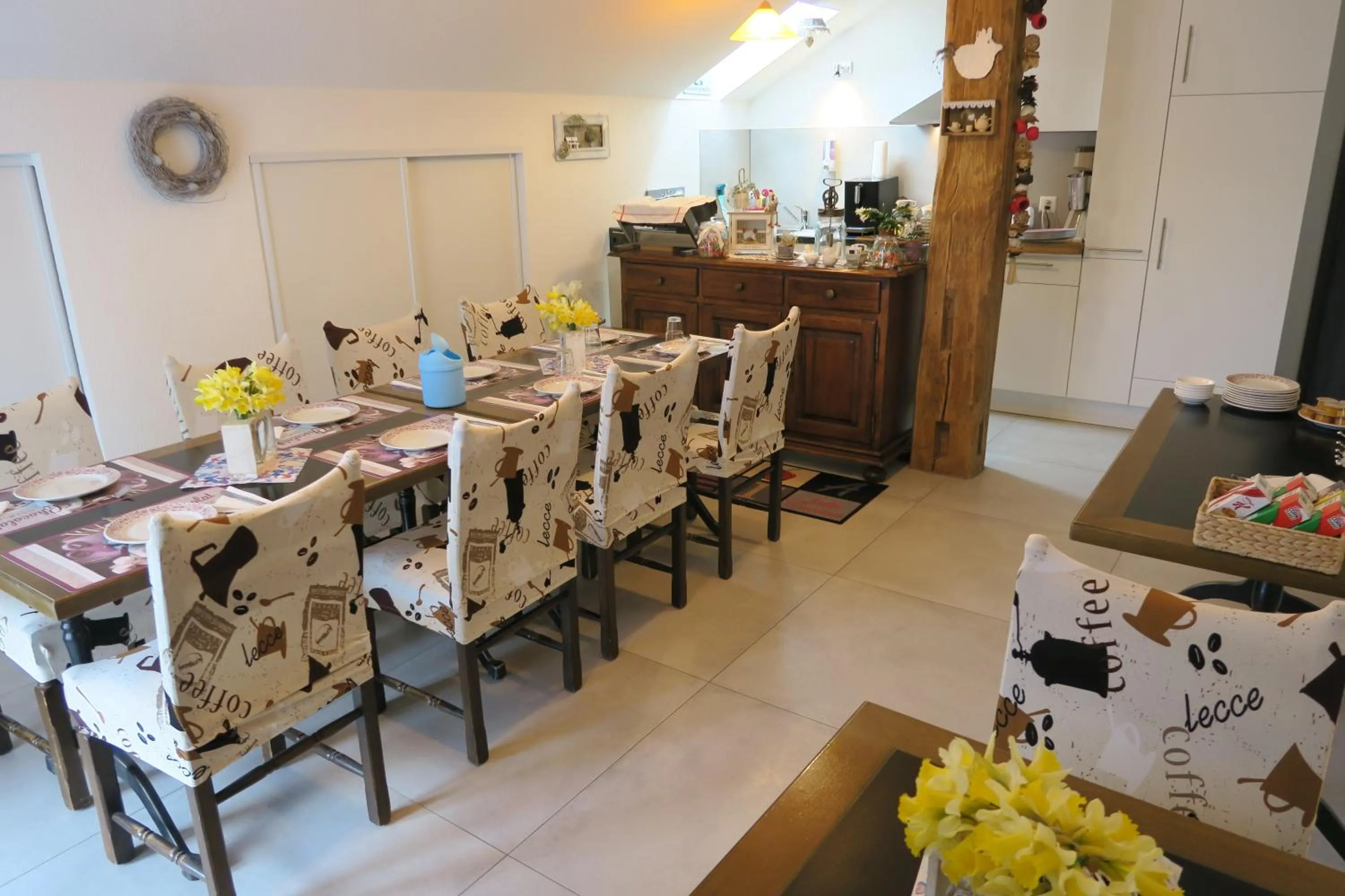 Dining area in L'Union B&B - Chambres d'hôtes