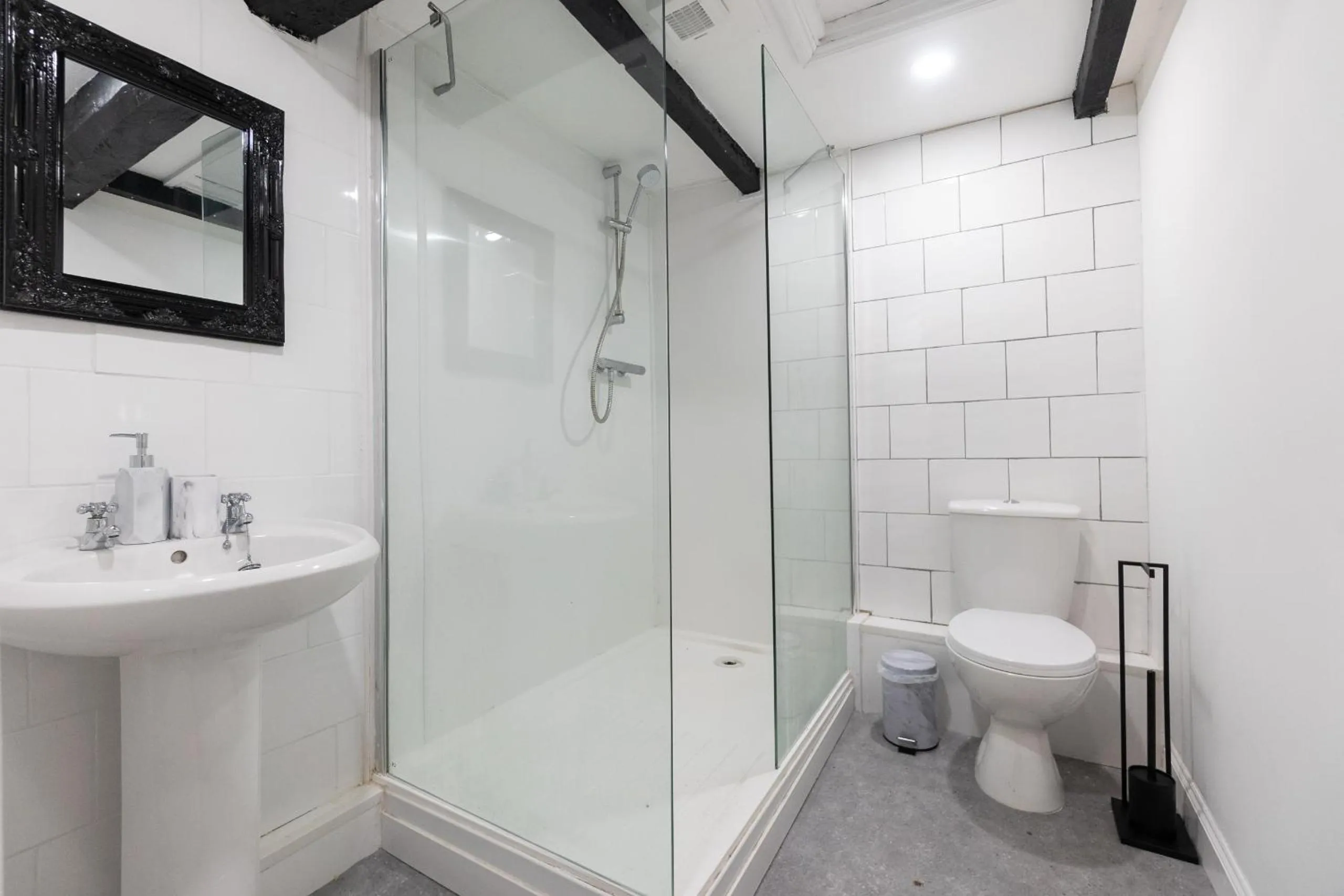 Bathroom in The Ancient Unicorn