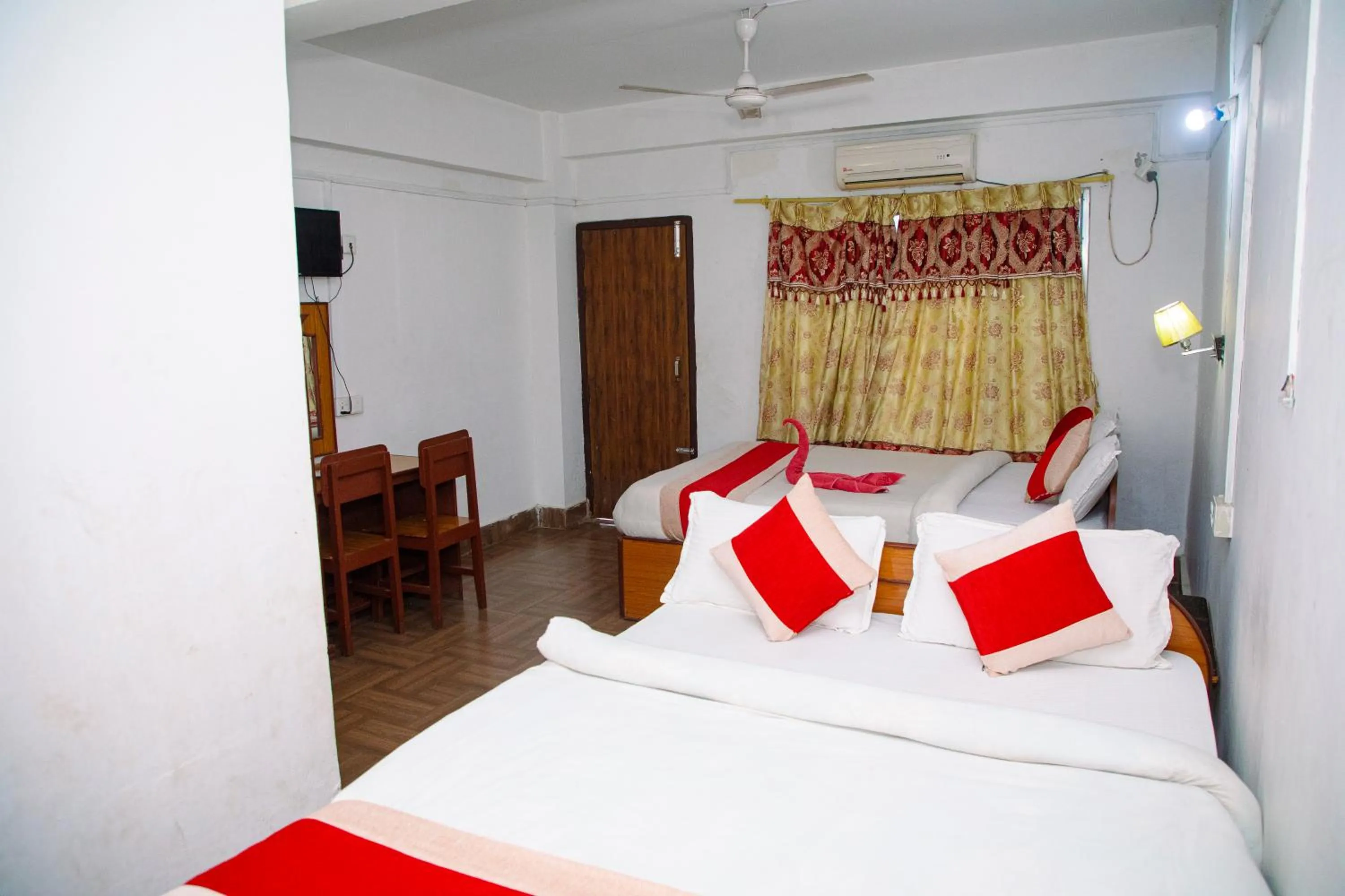 Bed in Hotel Shiva's Dream