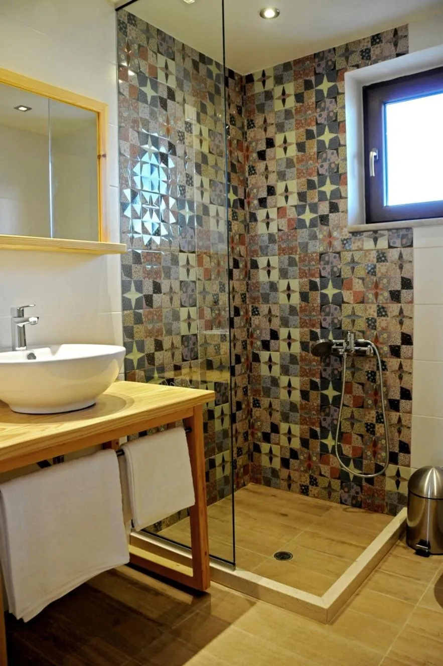 Shower in Arktos Hotel