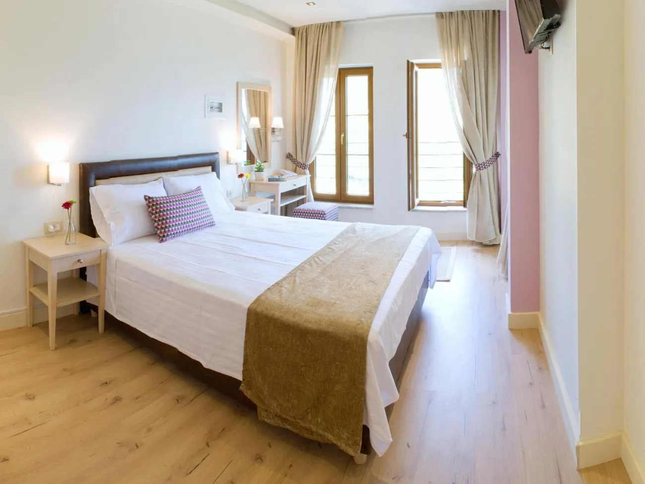 Bedroom, Bed in Arktos Hotel