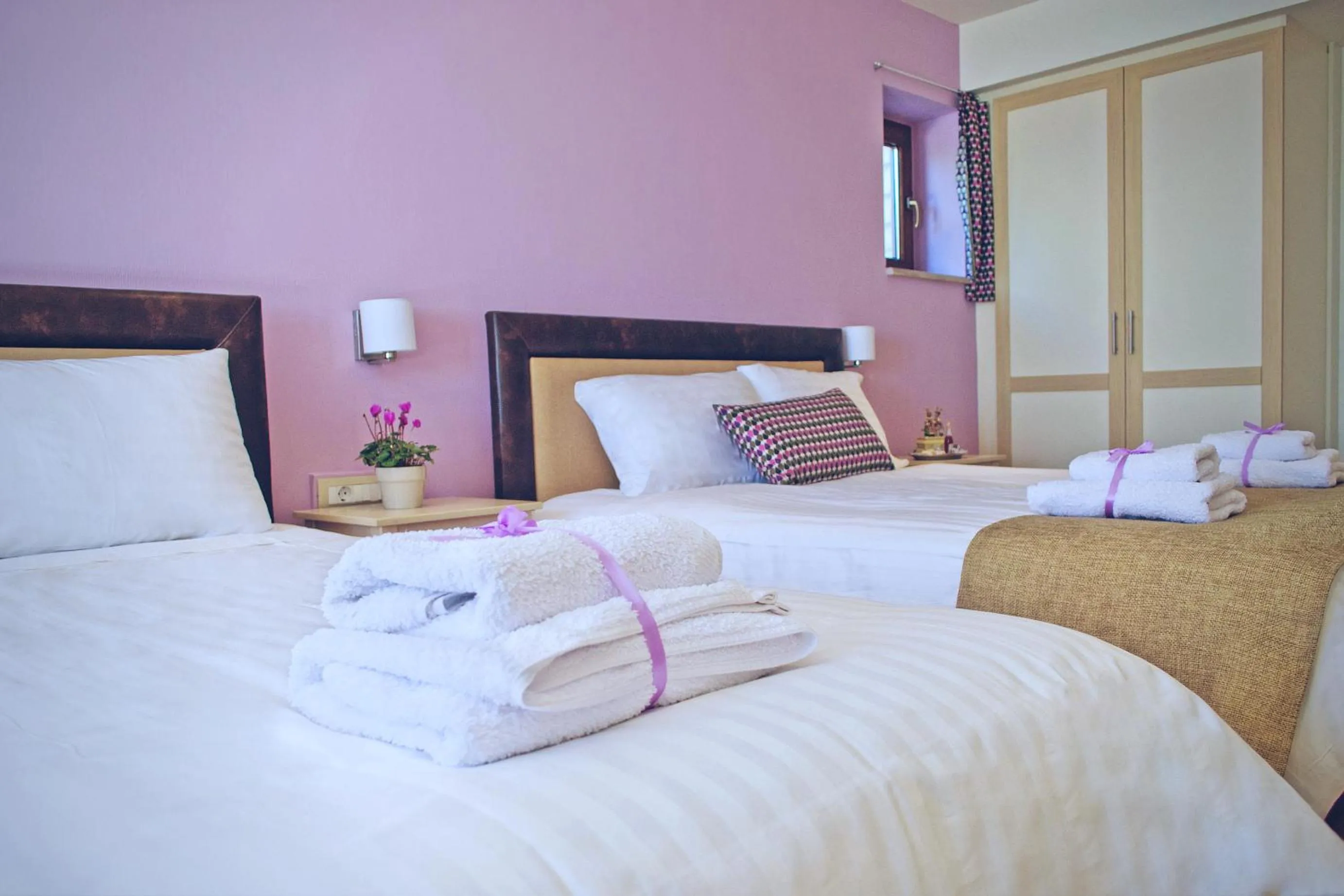 Photo of the whole room, Bed in Arktos Hotel