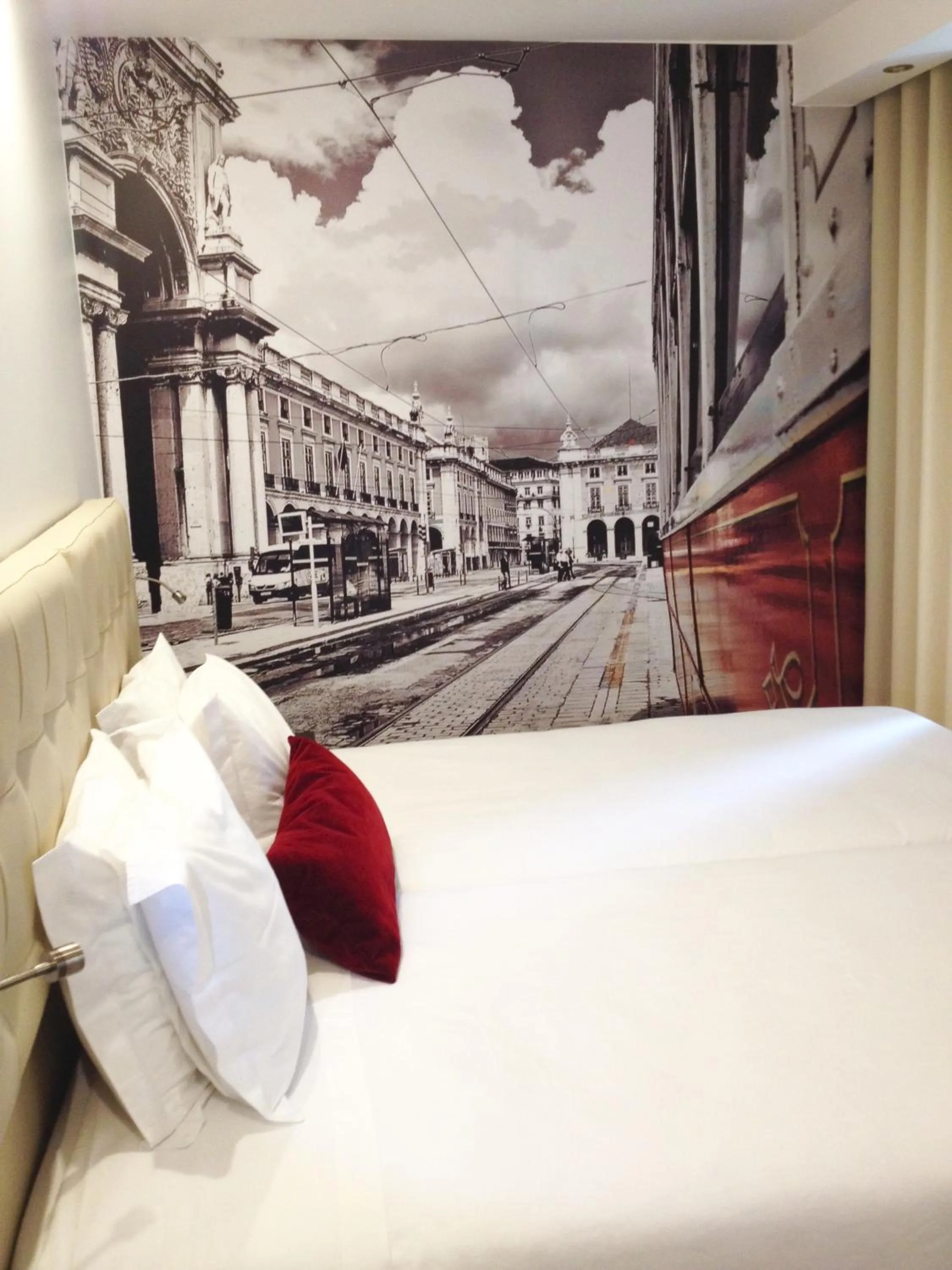 Bed in Lisbon City Apartments & Suites by City Hotels