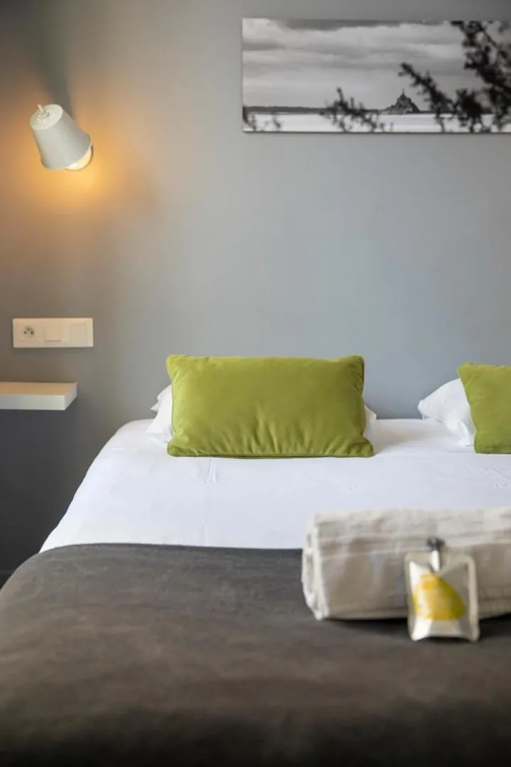 Bed in Au Bout Du Quai