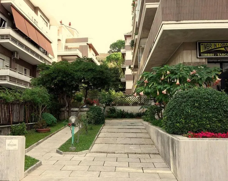 Property building in Attico 203