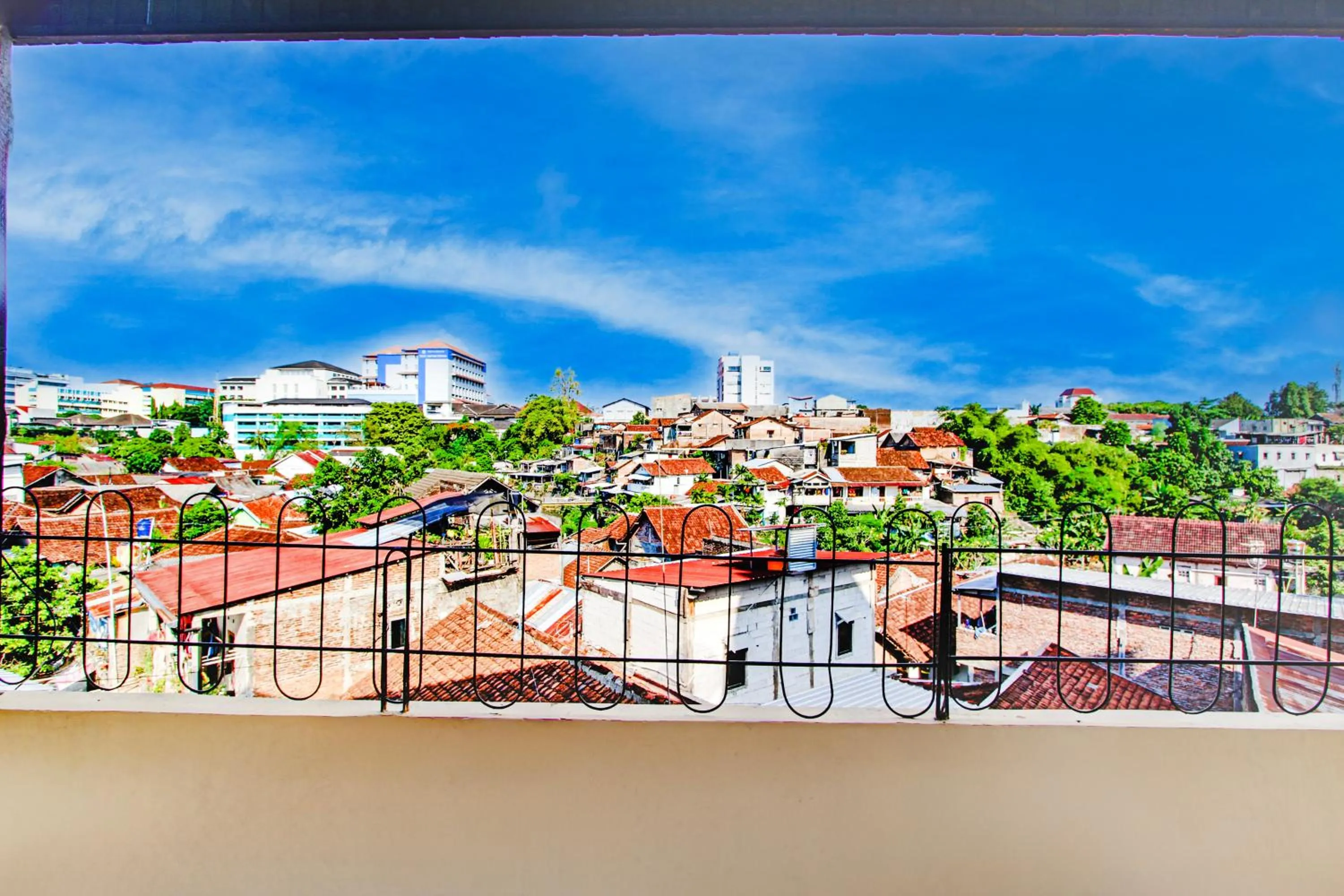 City view in Hotel O Near Tugu Yogyakarta 2 formerly Monjali Inn