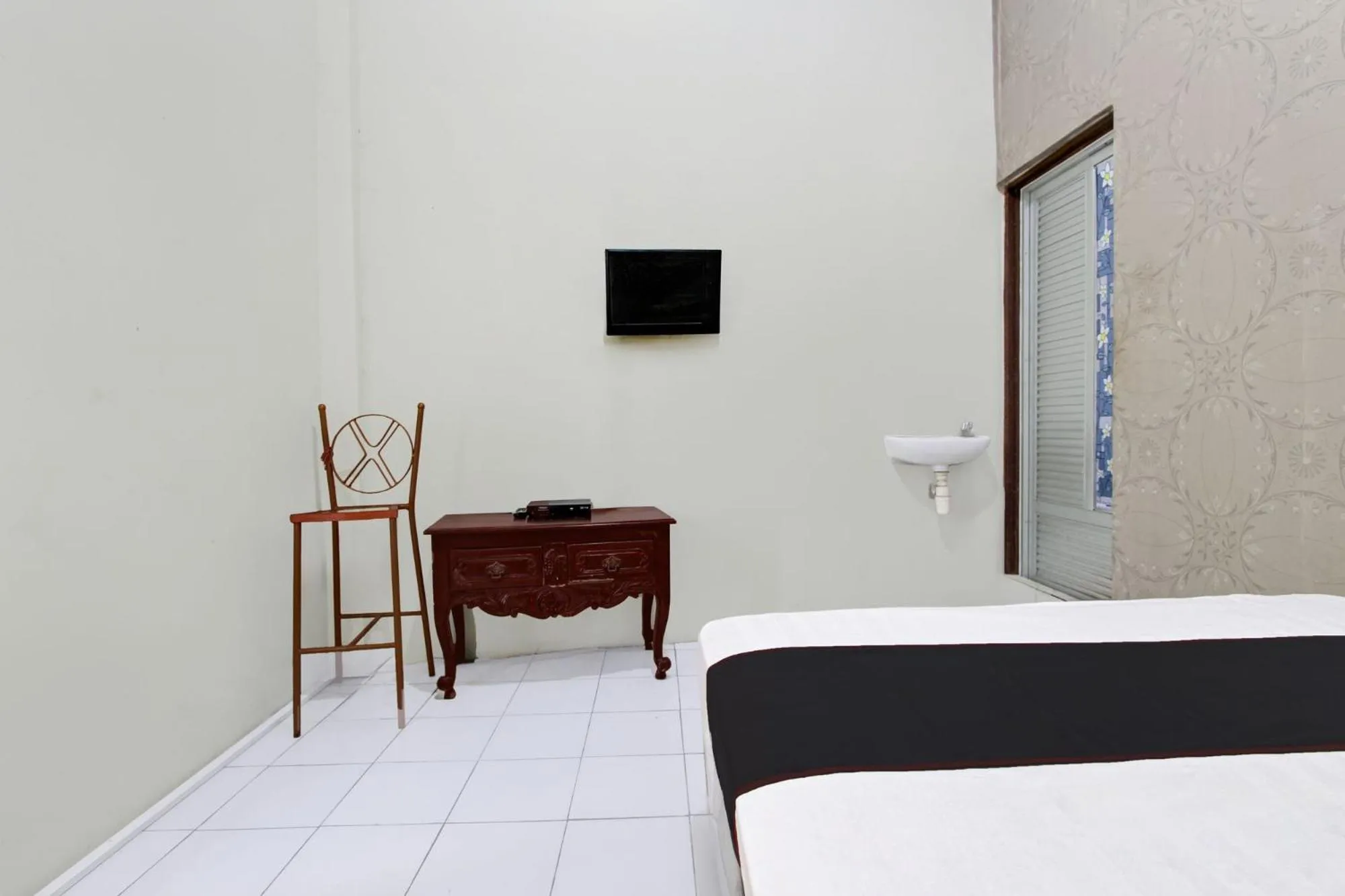 Bedroom, Bed in Hotel O Near Tugu Yogyakarta 2 formerly Monjali Inn