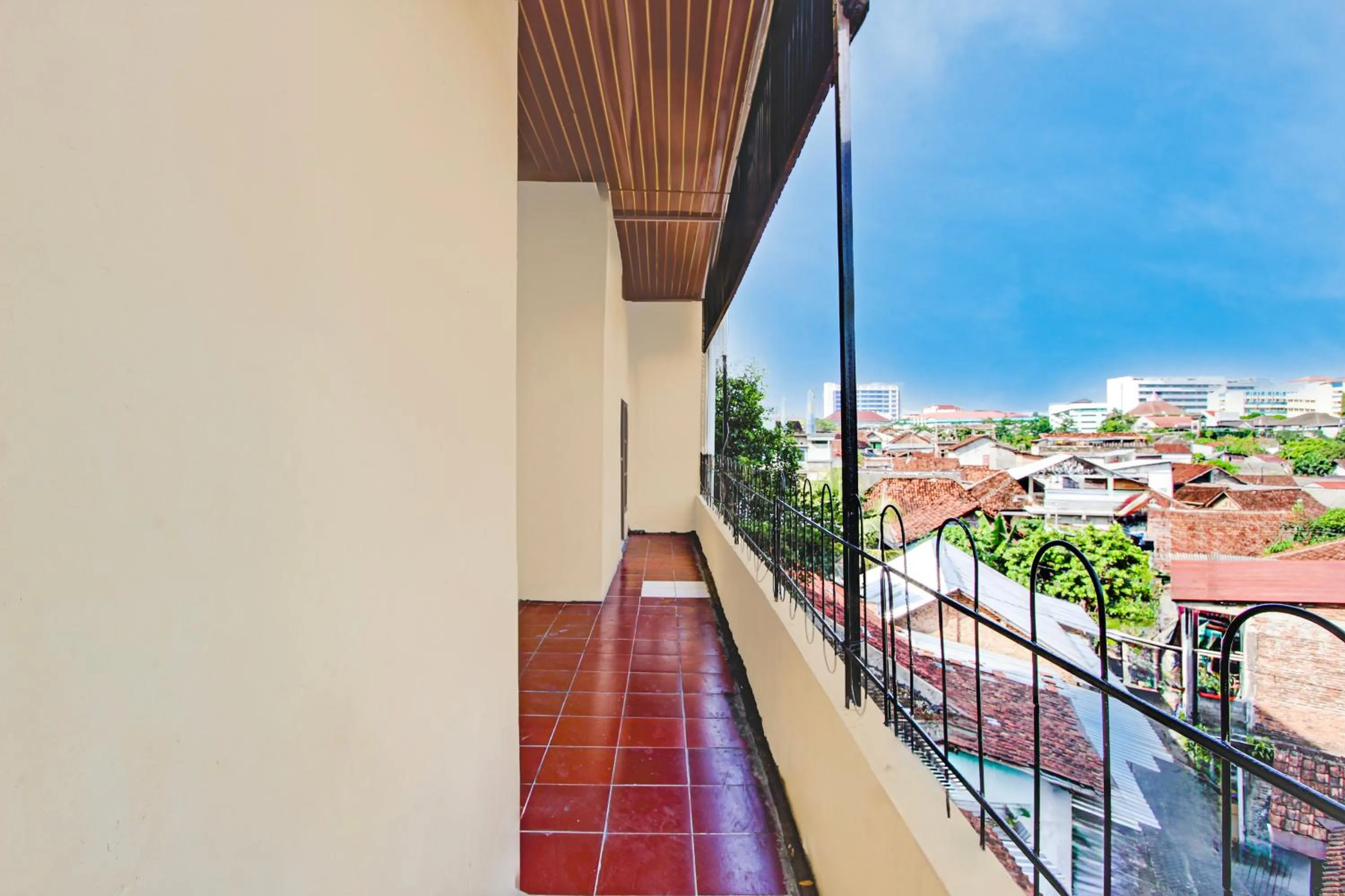 City view in Hotel O Near Tugu Yogyakarta 2 formerly Monjali Inn