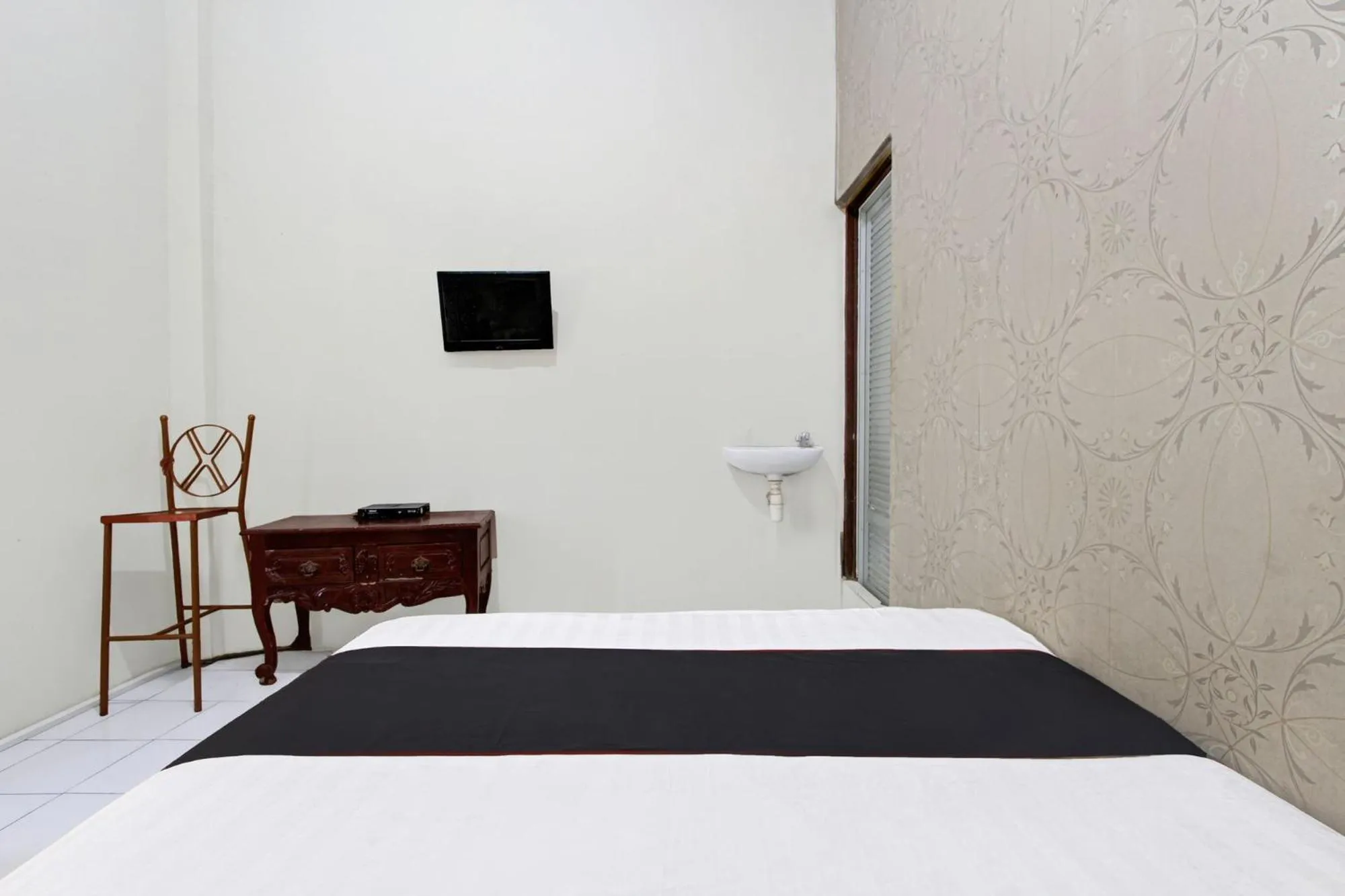 Bedroom, Bed in Hotel O Near Tugu Yogyakarta 2 formerly Monjali Inn