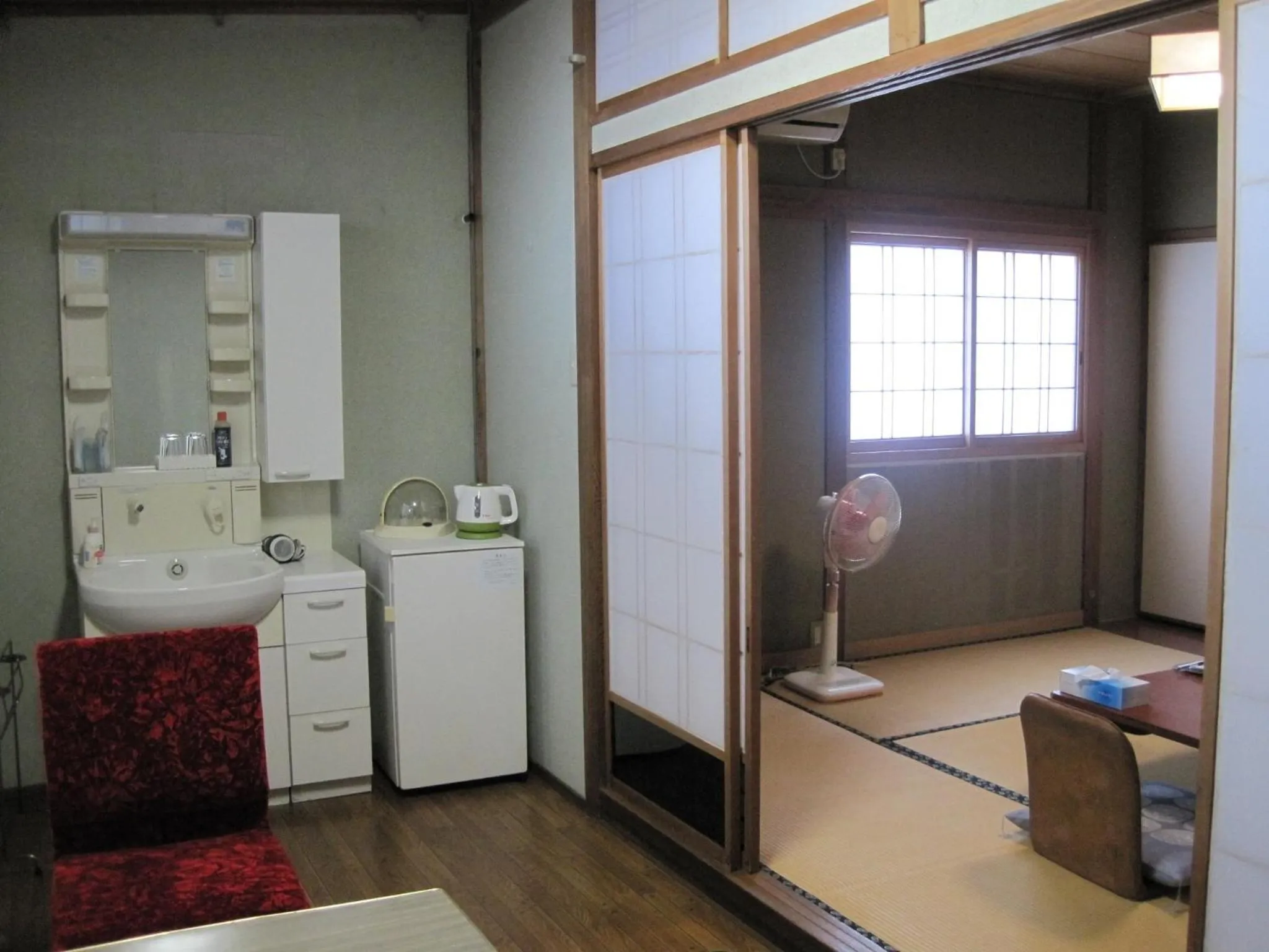Seating area in Suminoe Ryokan