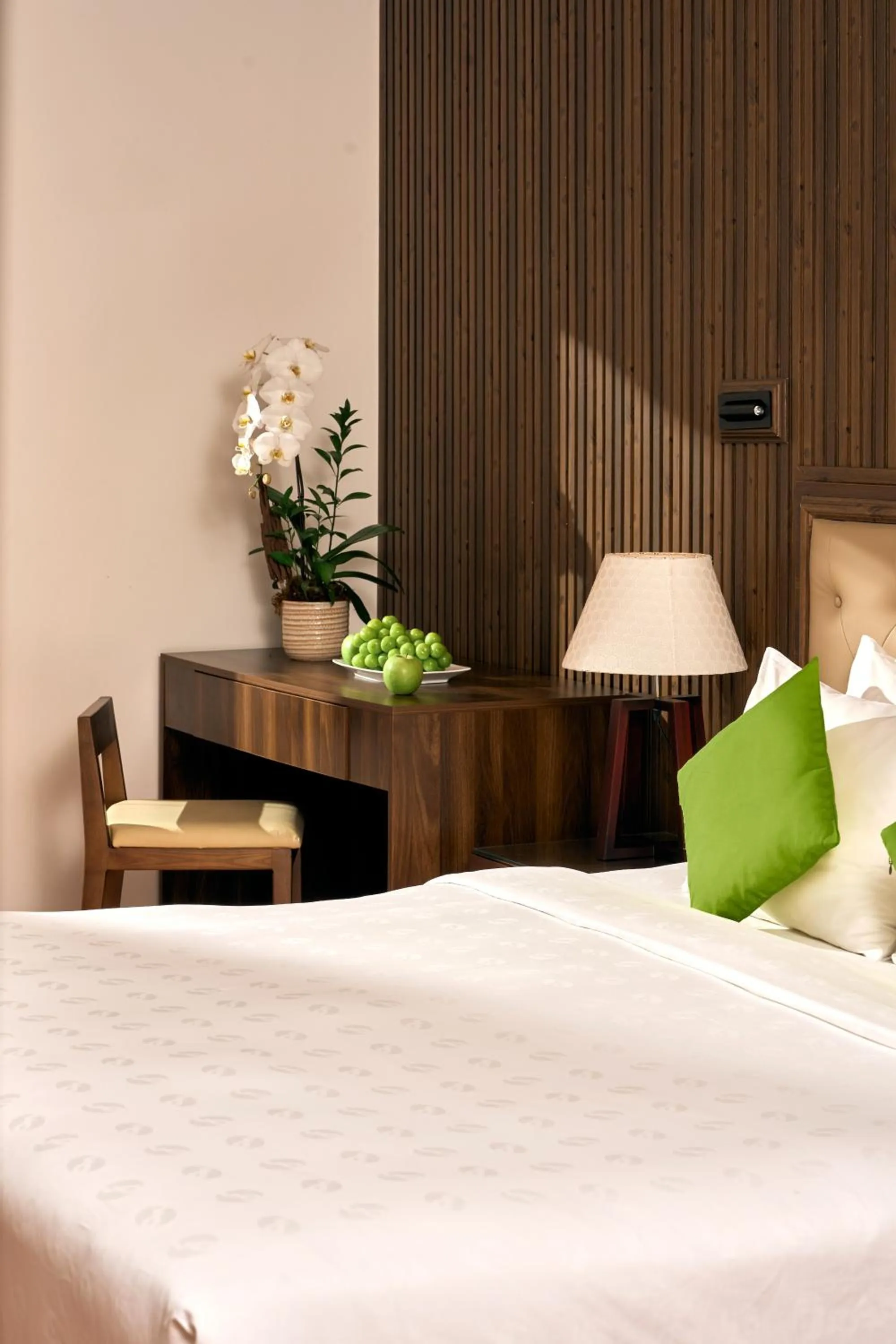 Bed in Famiana Green Villa - Complimentary Airport Shuttle