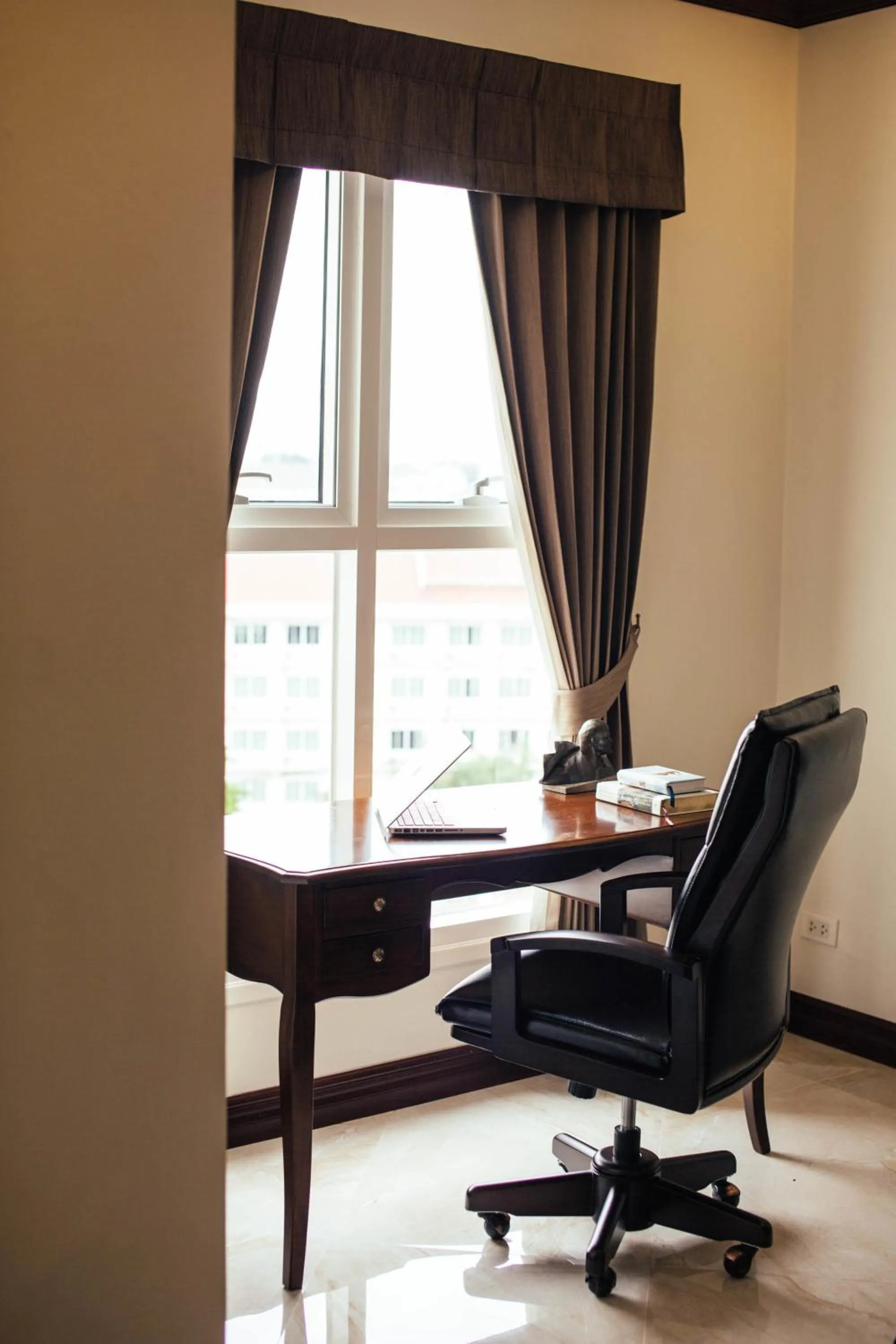 Area and facilities in Capitol Residence