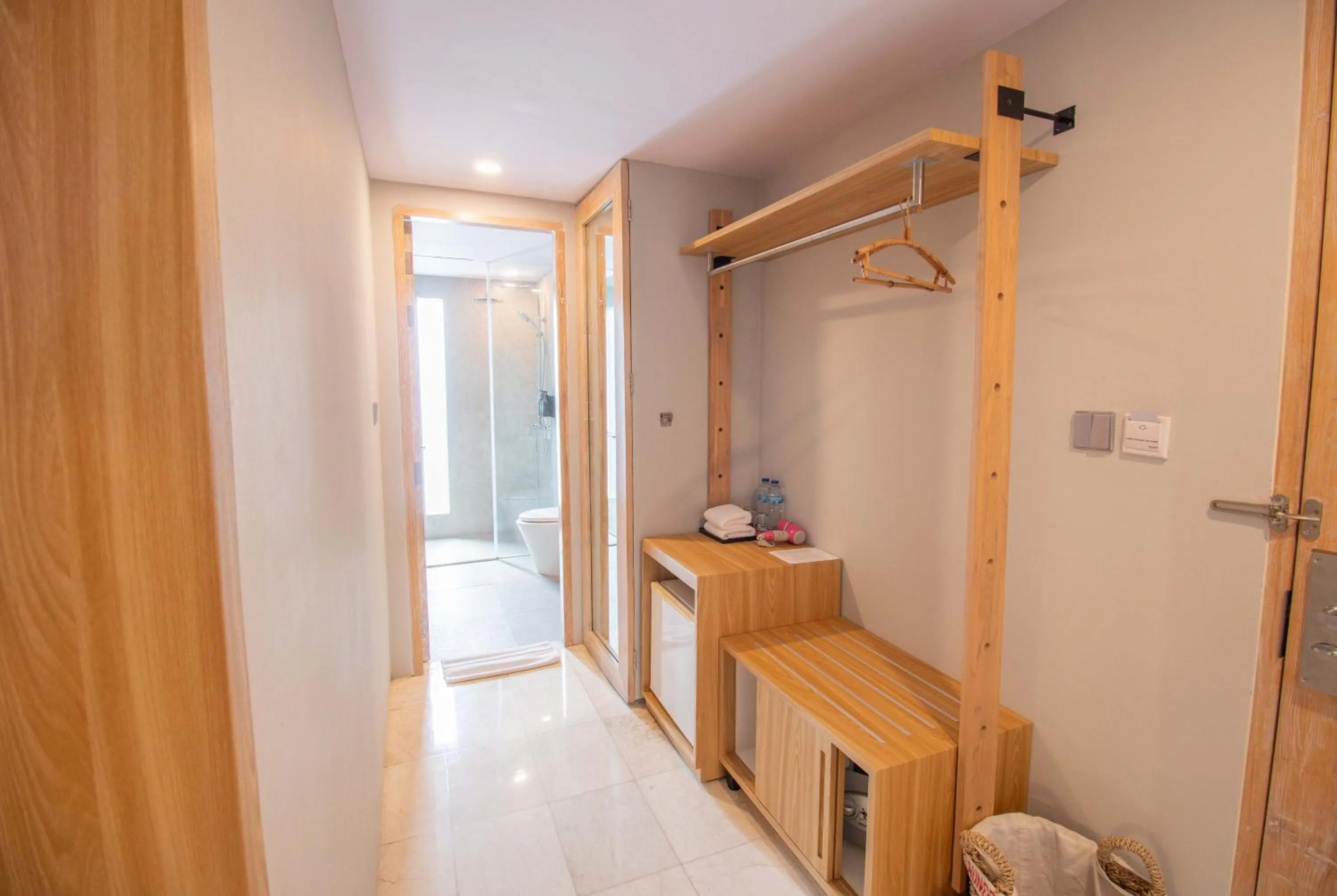 wardrobe in Koa D Surfer Hotel