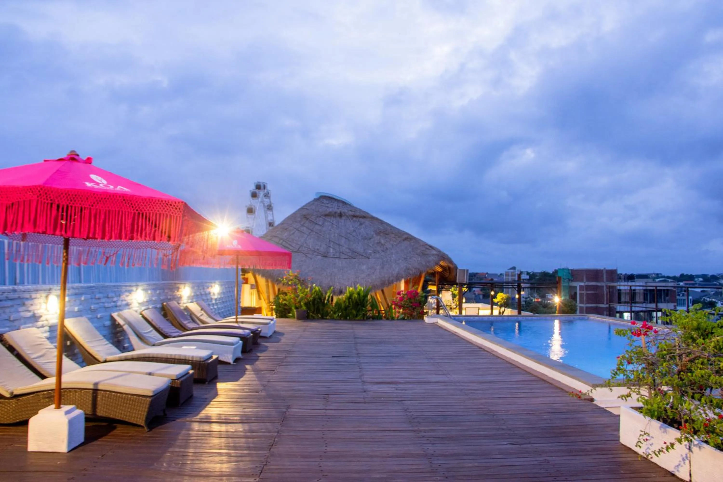 Swimming pool in Koa D Surfer Hotel