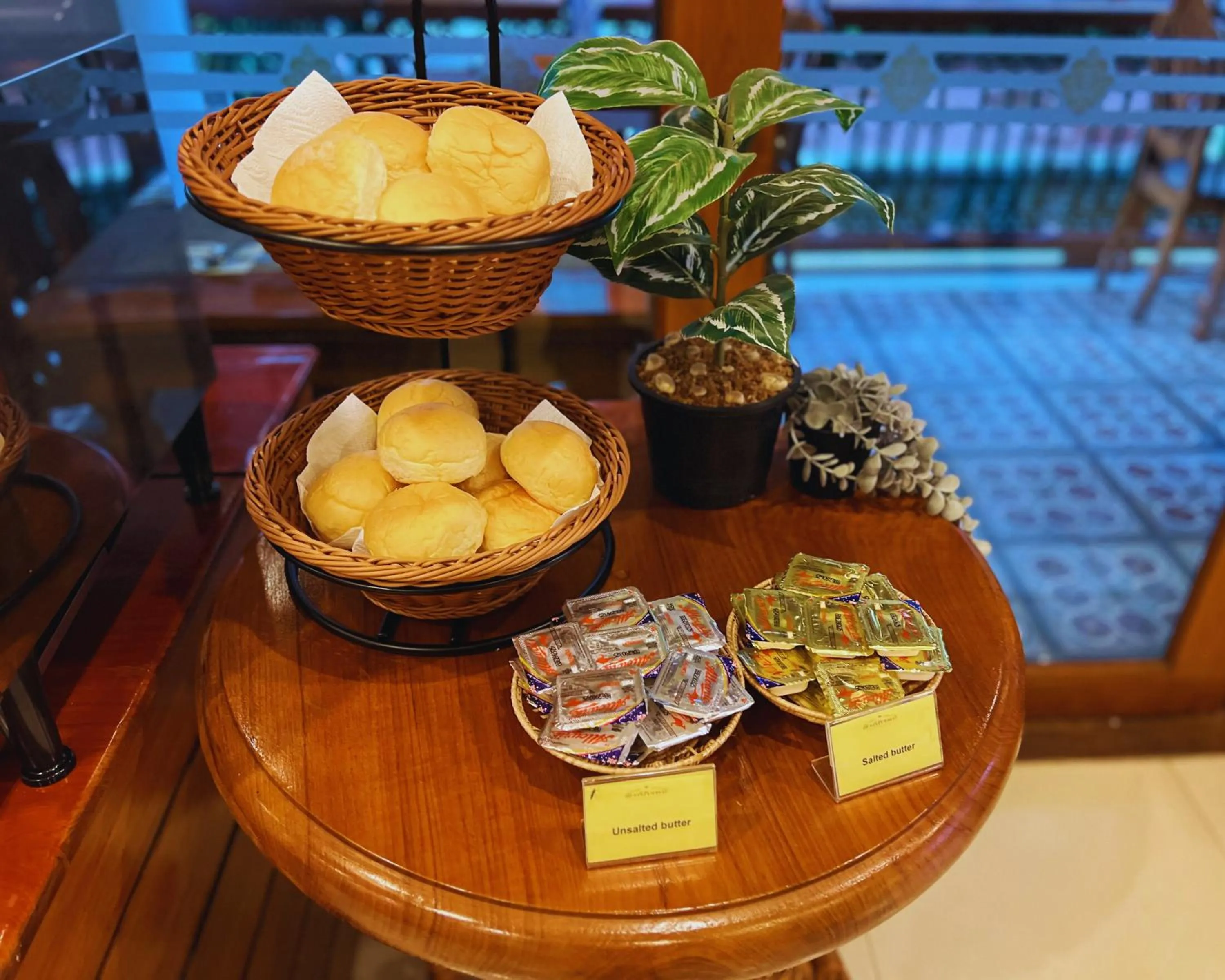 Breakfast in Pingviman Hotel