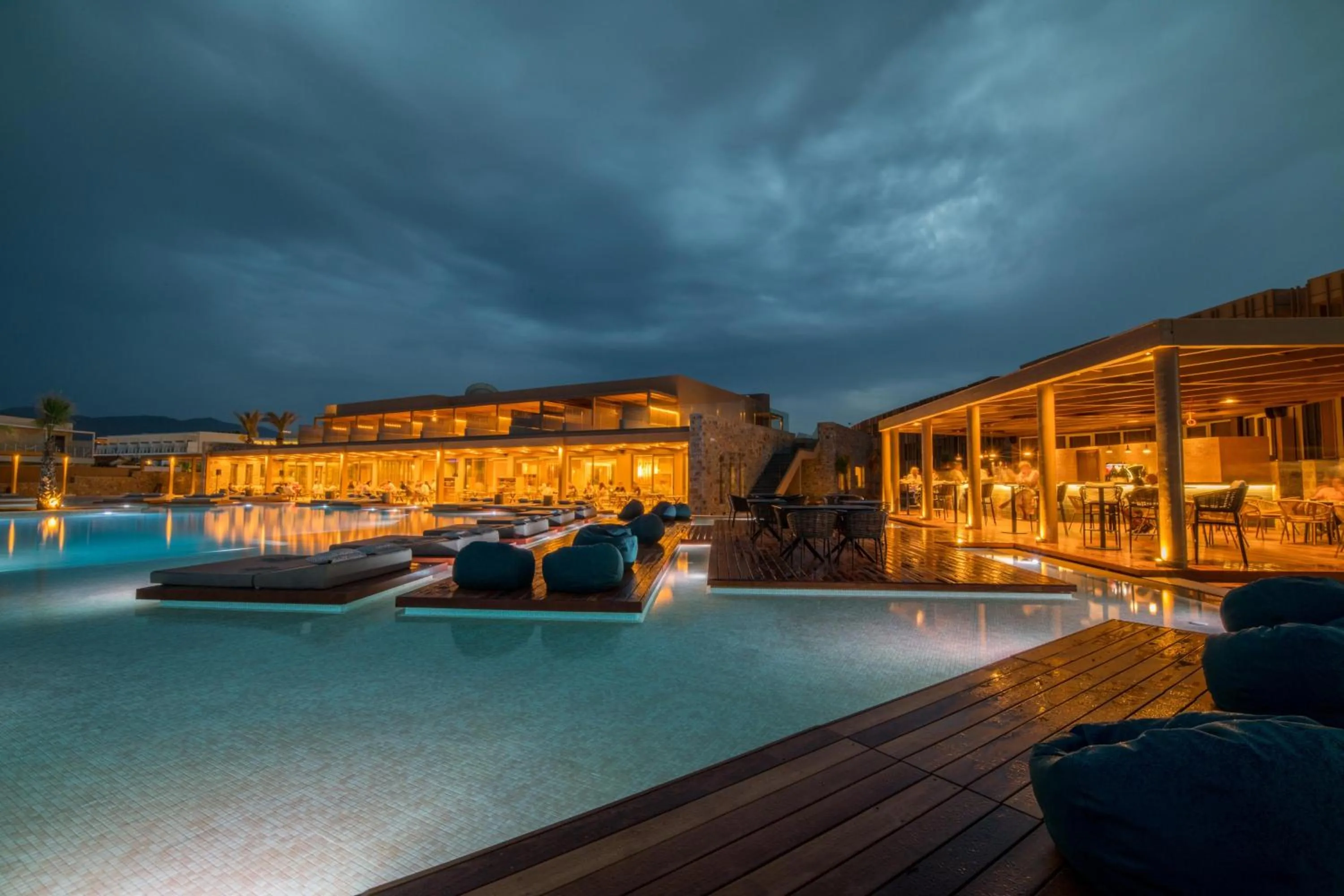 Lounge or bar in SENSEANA Sea Side Resort & Aquadventure