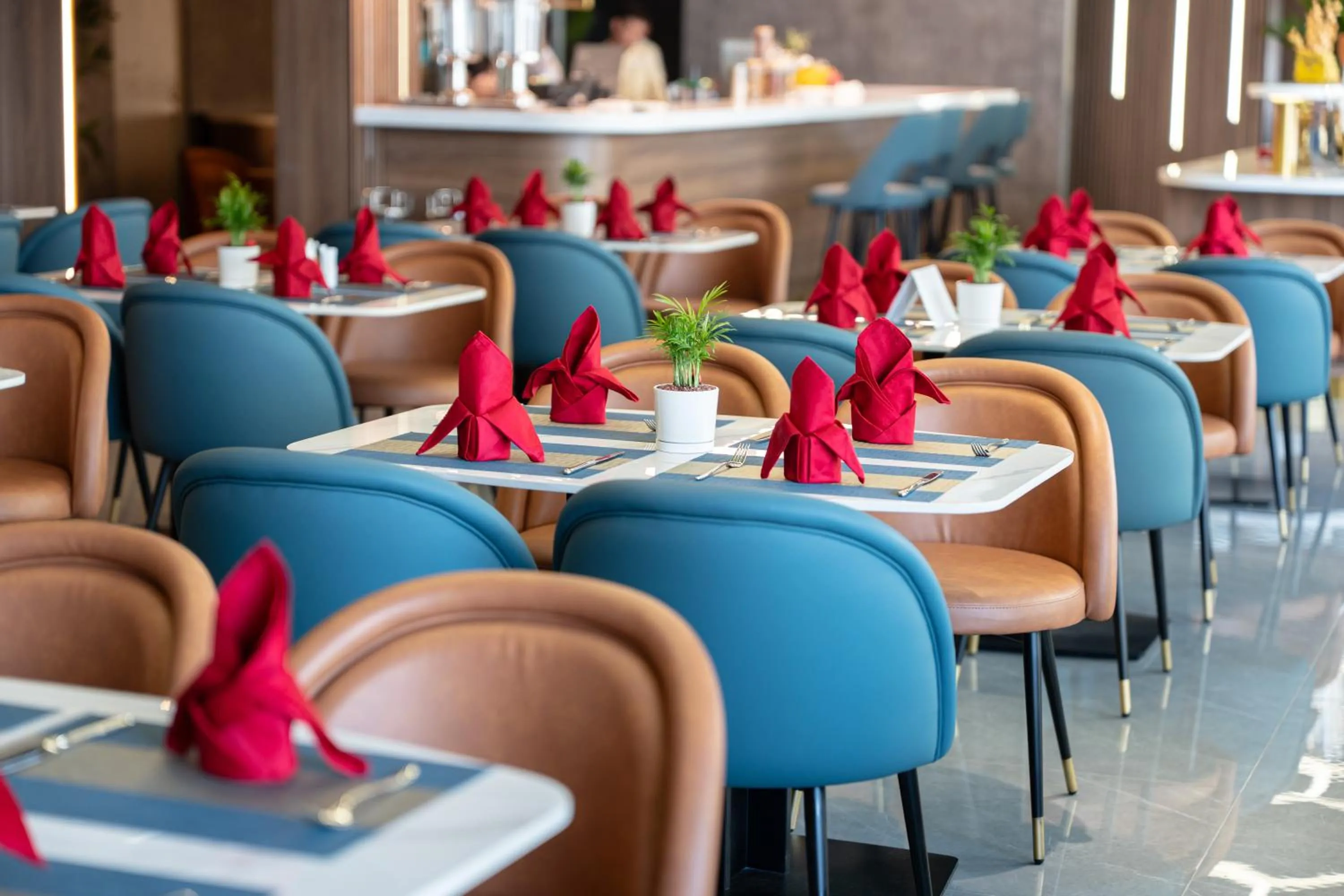 Restaurant/places to eat in Bcons City Hotel