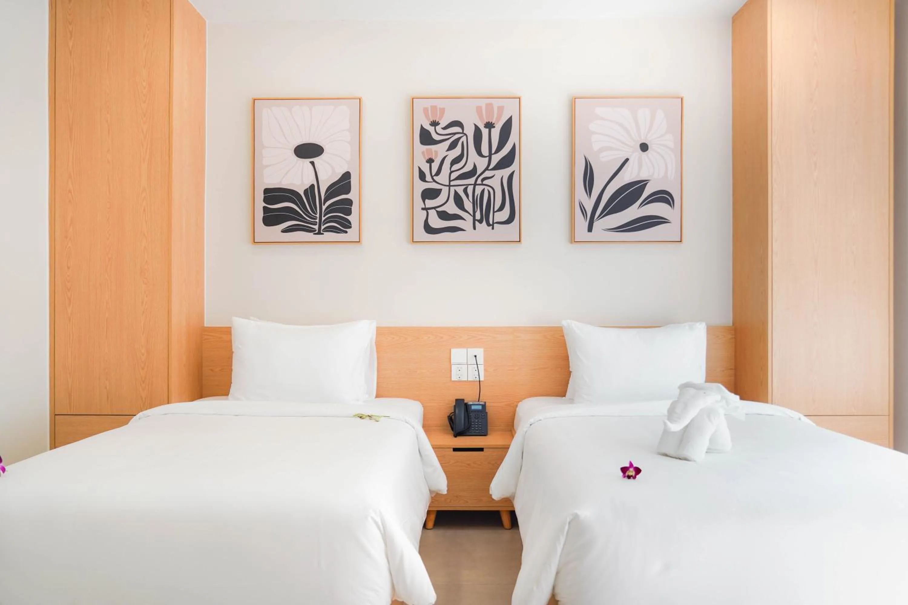 Bedroom, Bed in Bcons City Hotel