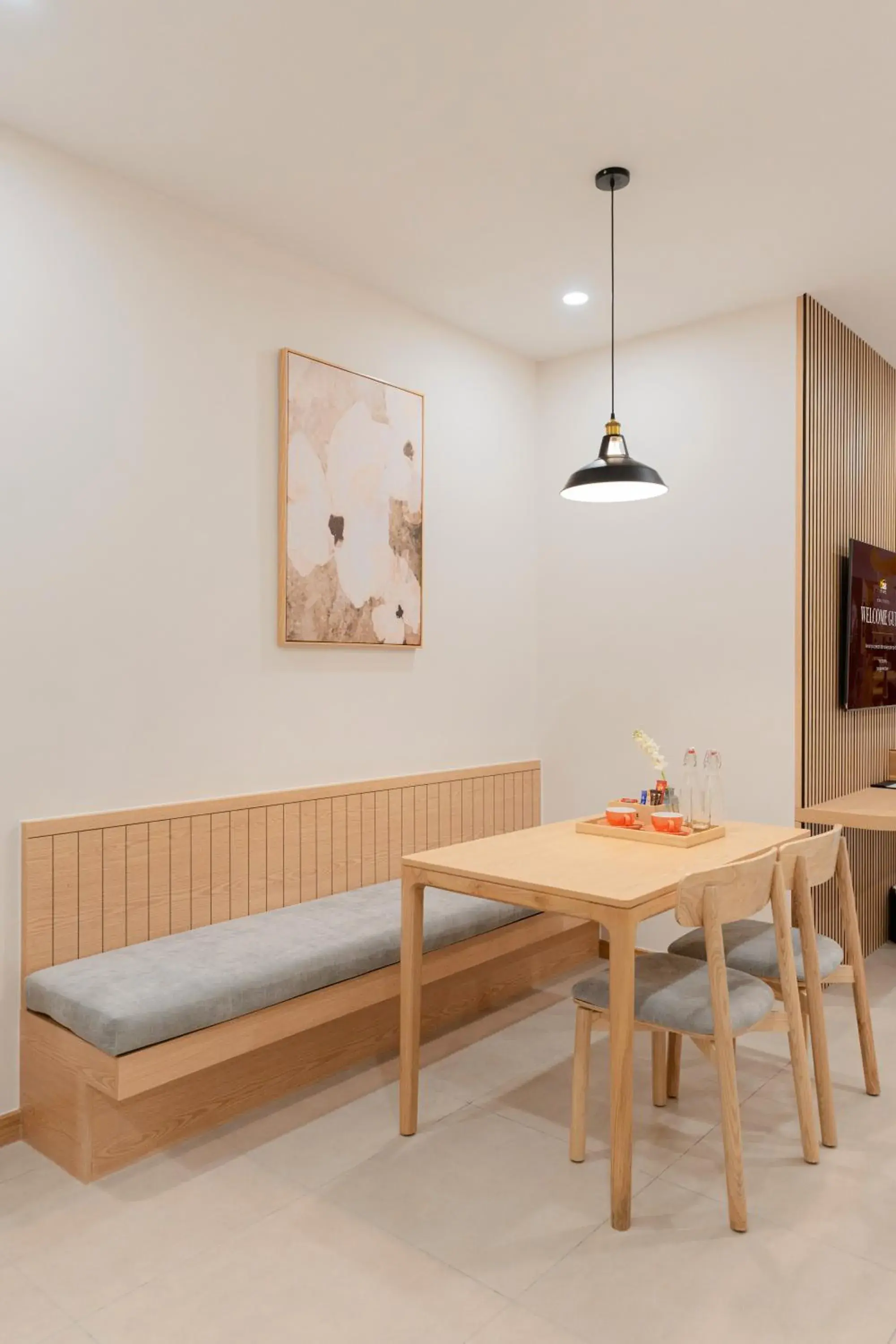 Deluxe King Studio in Bcons City Hotel Deluxe King Studio in Bcons City Hotel