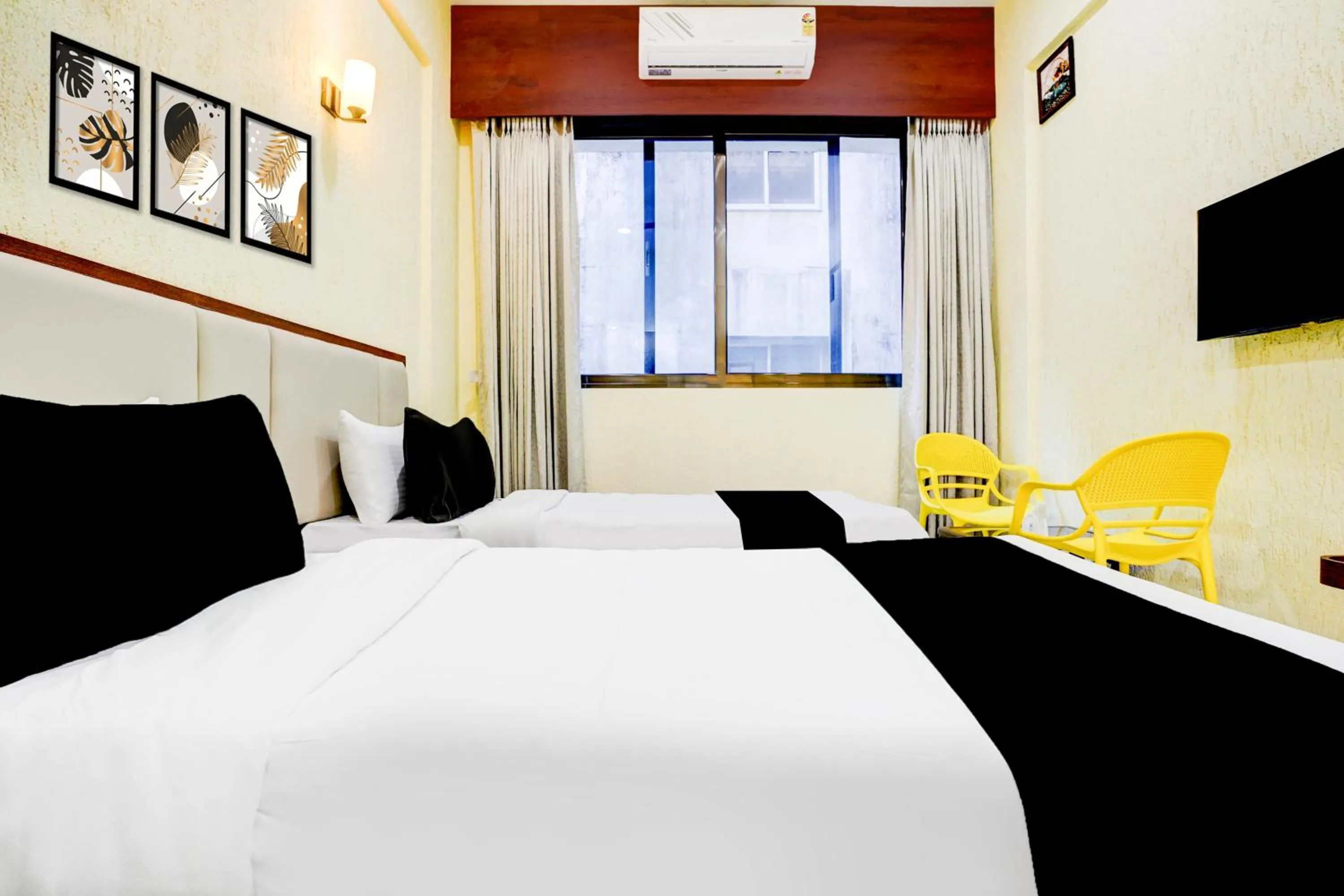 Photo of the whole room, Bed in Super Collection O Kalamboli New Panvel Formerly Golden Paradise