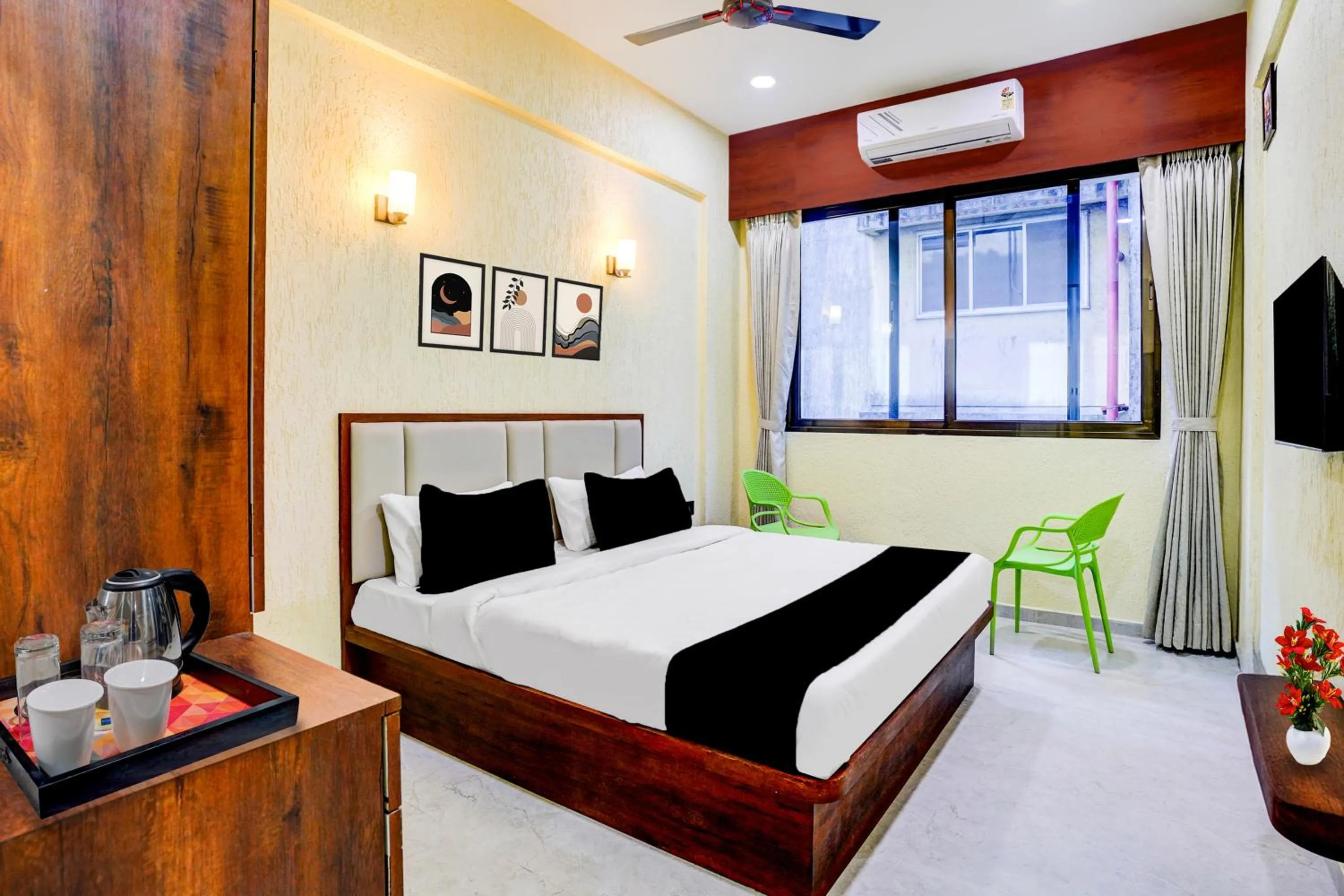 Photo of the whole room, Bed in Super Collection O Kalamboli New Panvel Formerly Golden Paradise