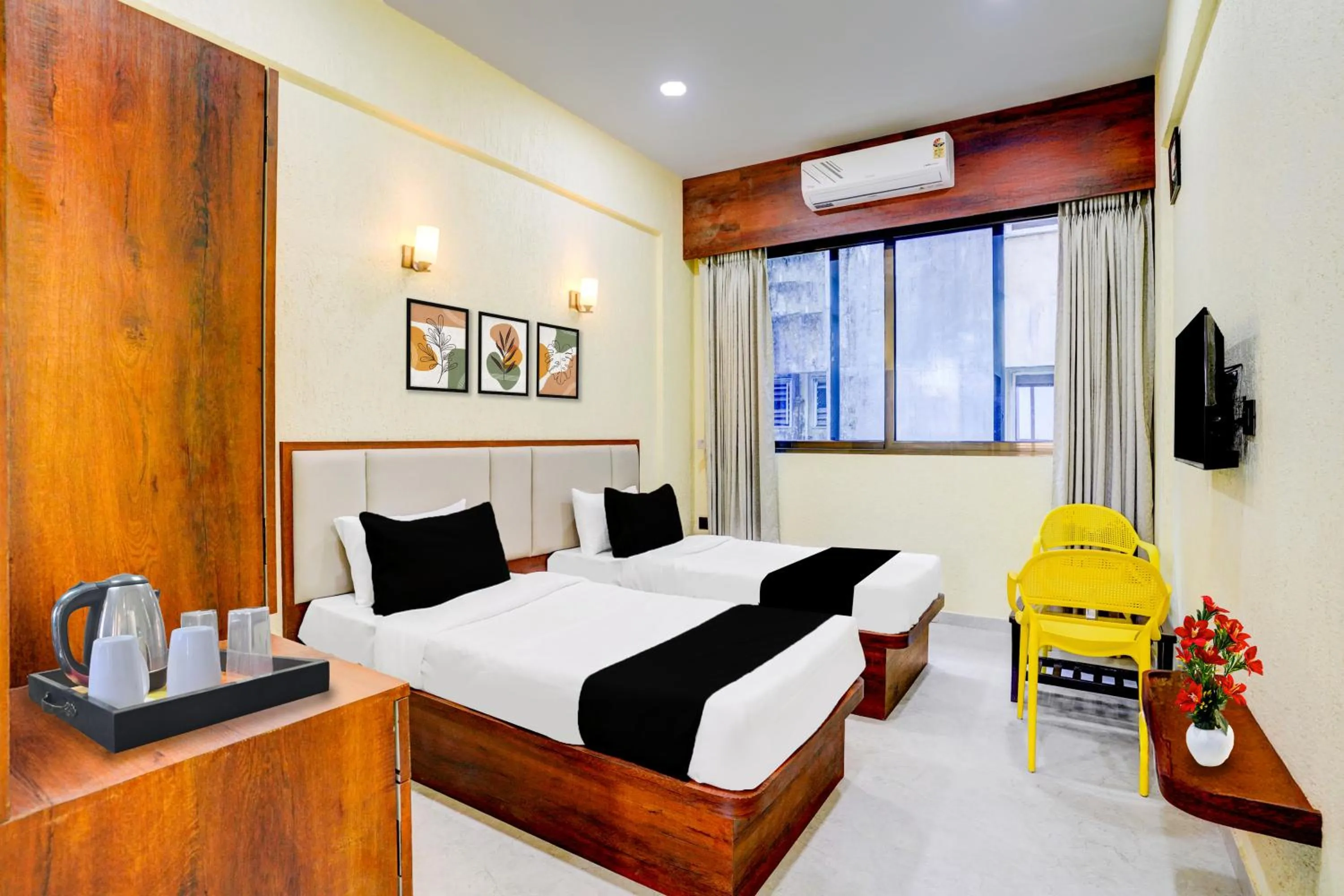 Photo of the whole room, Bed in Super Collection O Kalamboli New Panvel Formerly Golden Paradise