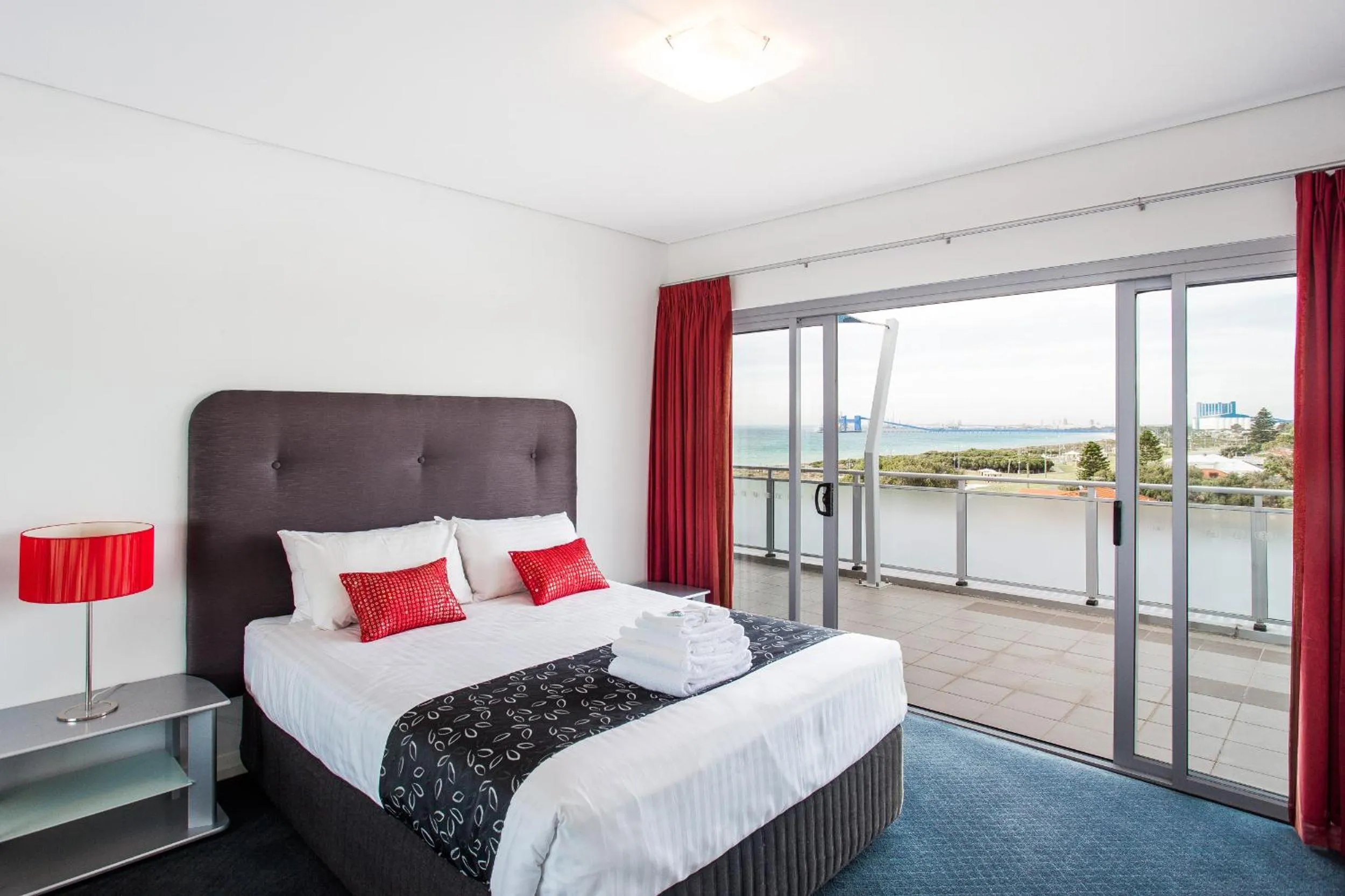 Bed in Spinnakers by Rockingham Apartments