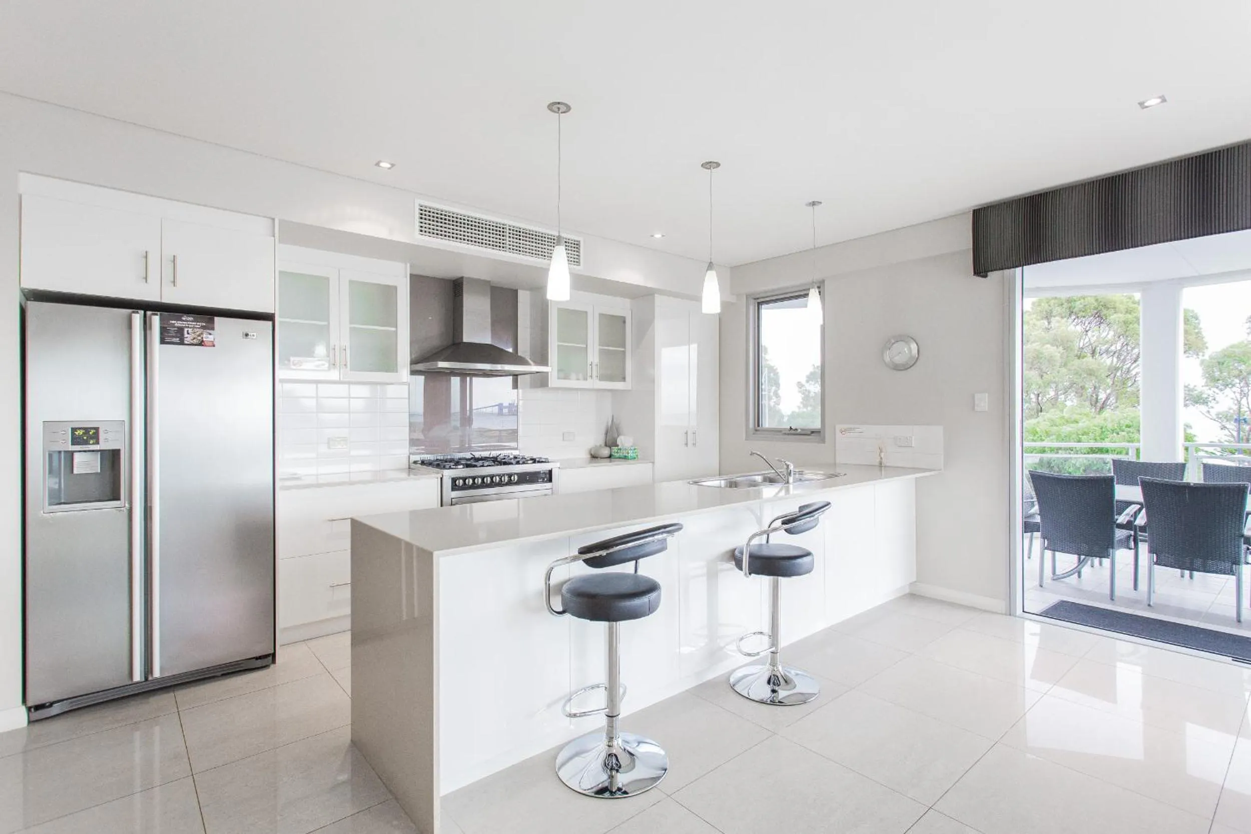 Kitchen or kitchenette in Spinnakers by Rockingham Apartments