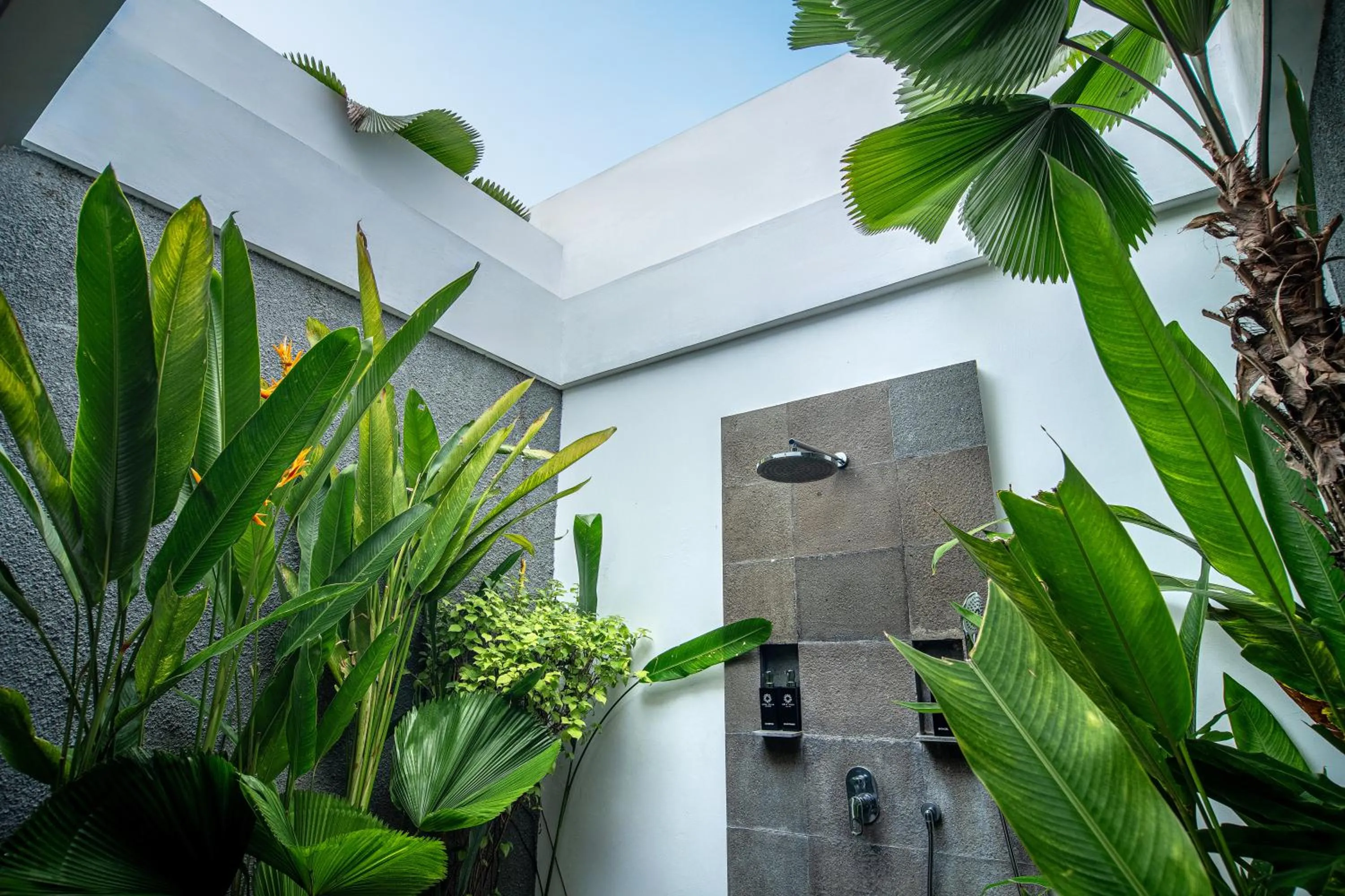 Shower in Abia Villa Legian
