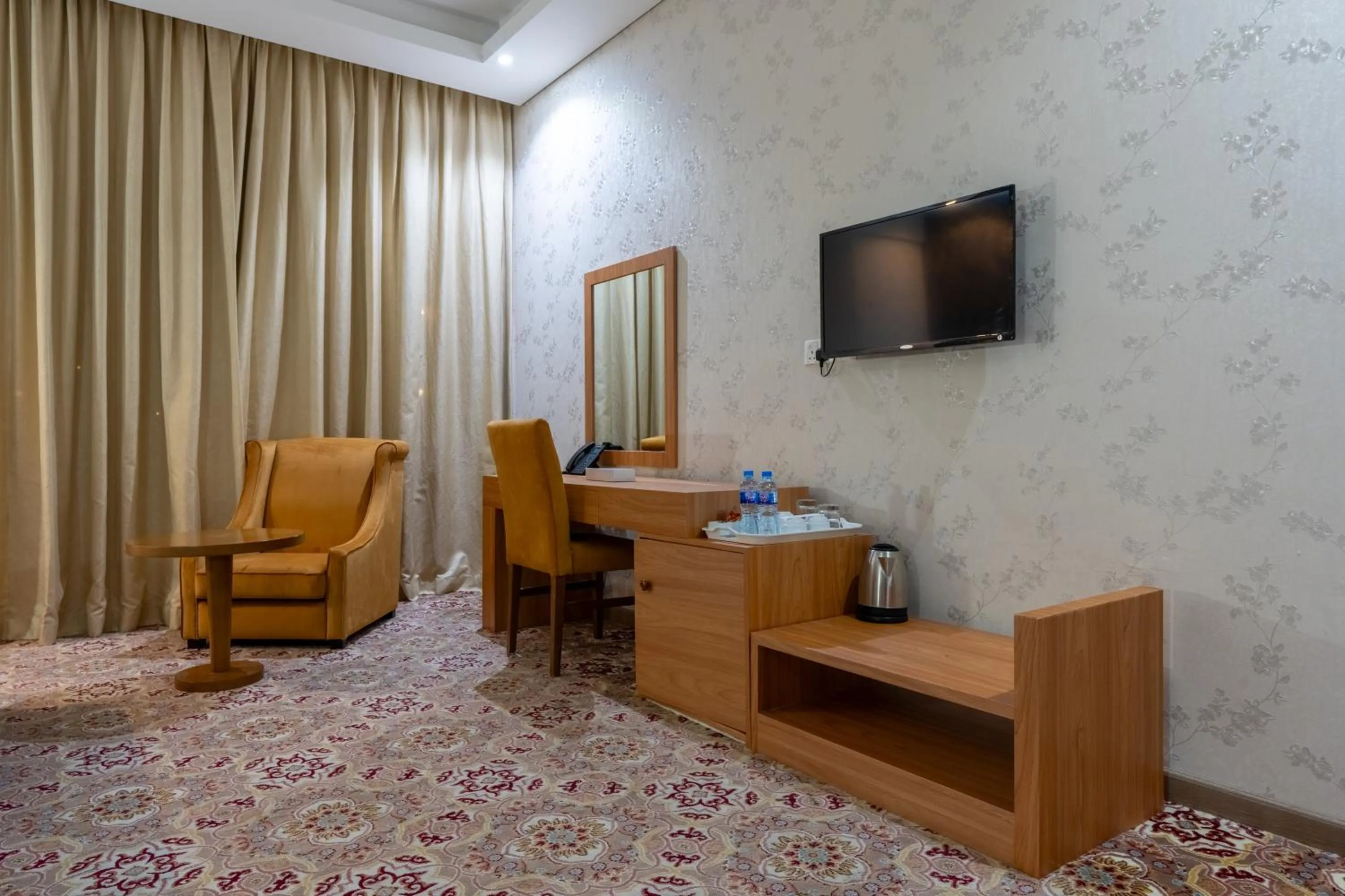TV and multimedia in Tamr Inn Hotel