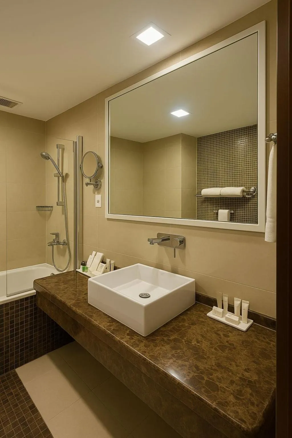 Bathroom in Tamr Inn Hotel