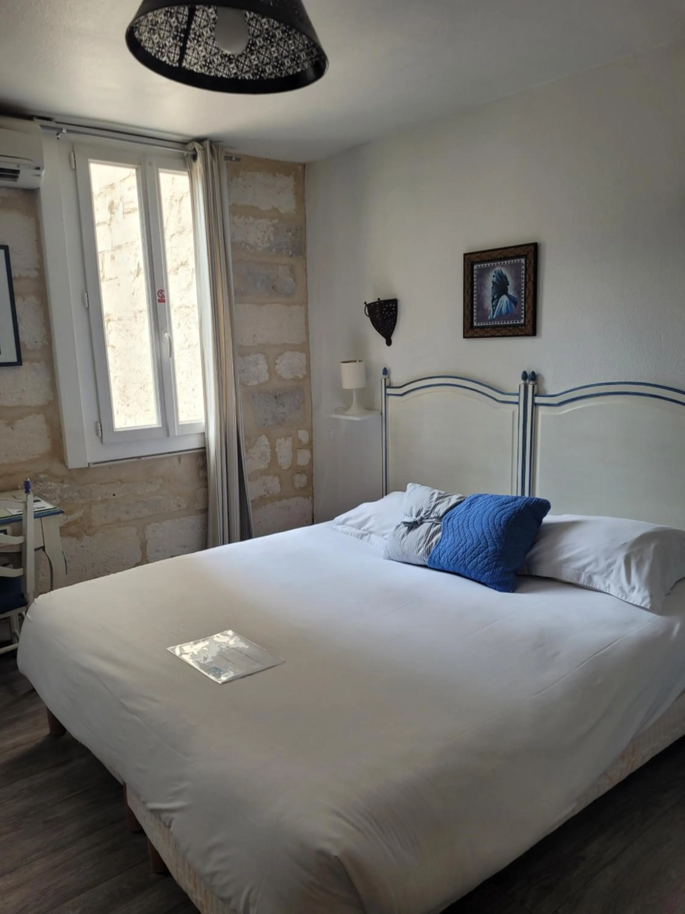 Photo of the whole room, Bed in Hôtel Boquier, Avignon Centre