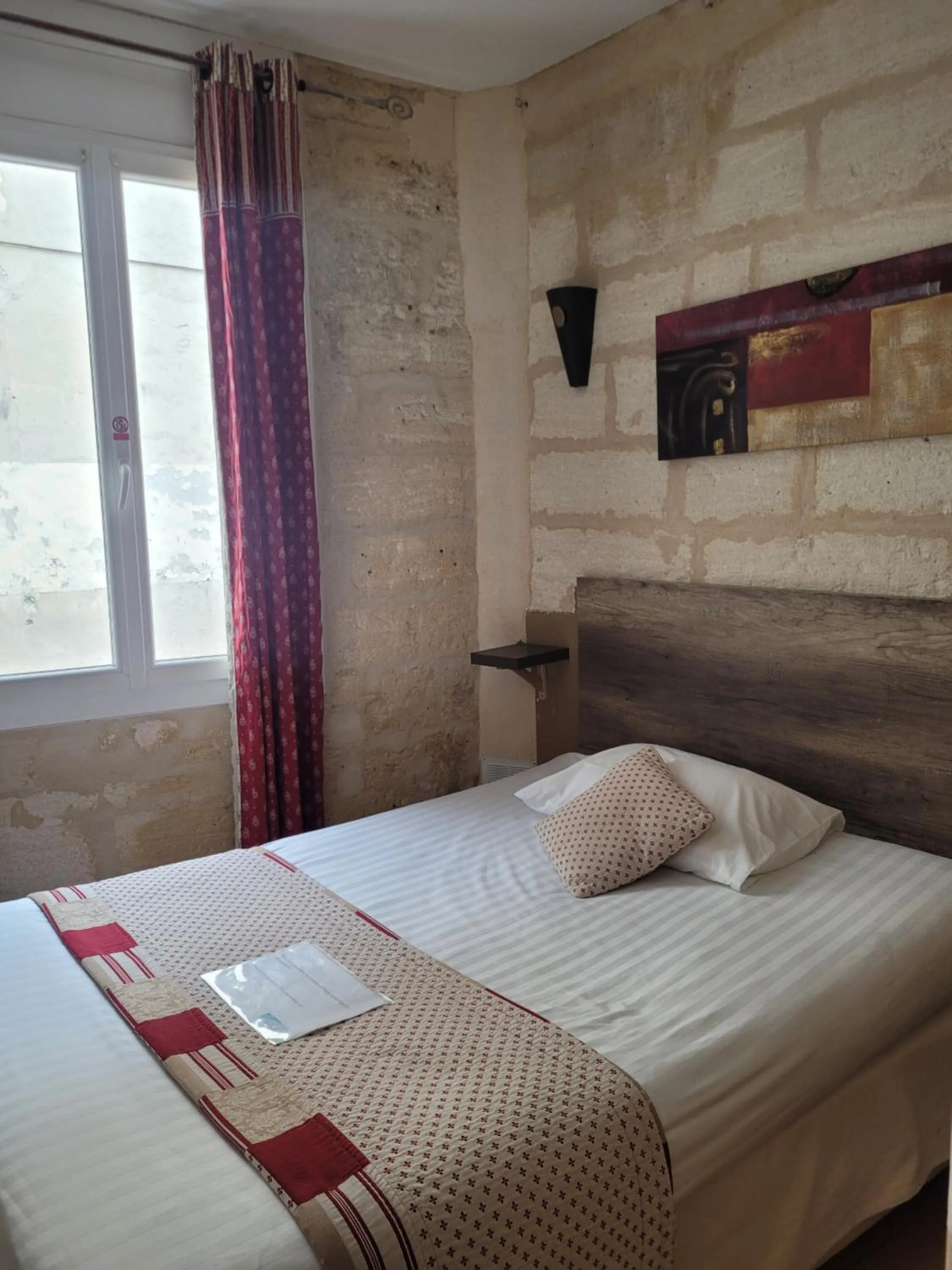 Photo of the whole room, Bed in Hôtel Boquier, Avignon Centre