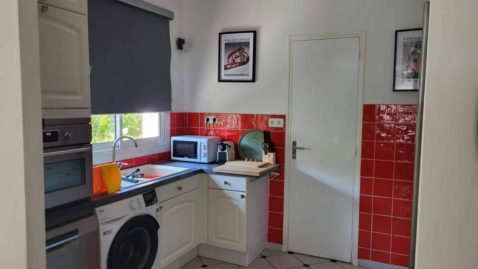 kitchen in Hôtel Boquier, Avignon Centre