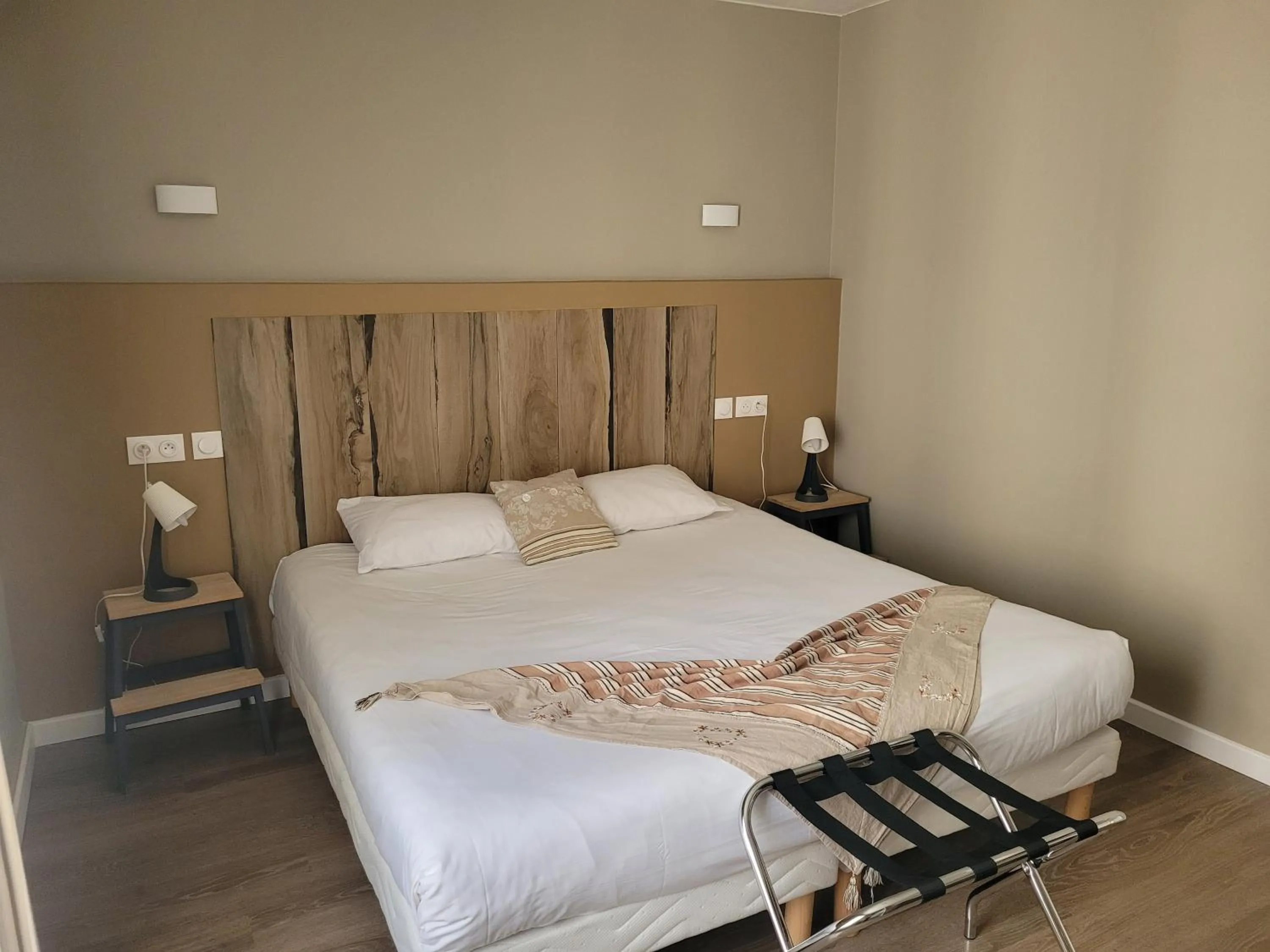 Bed in Hôtel Boquier, Avignon Centre