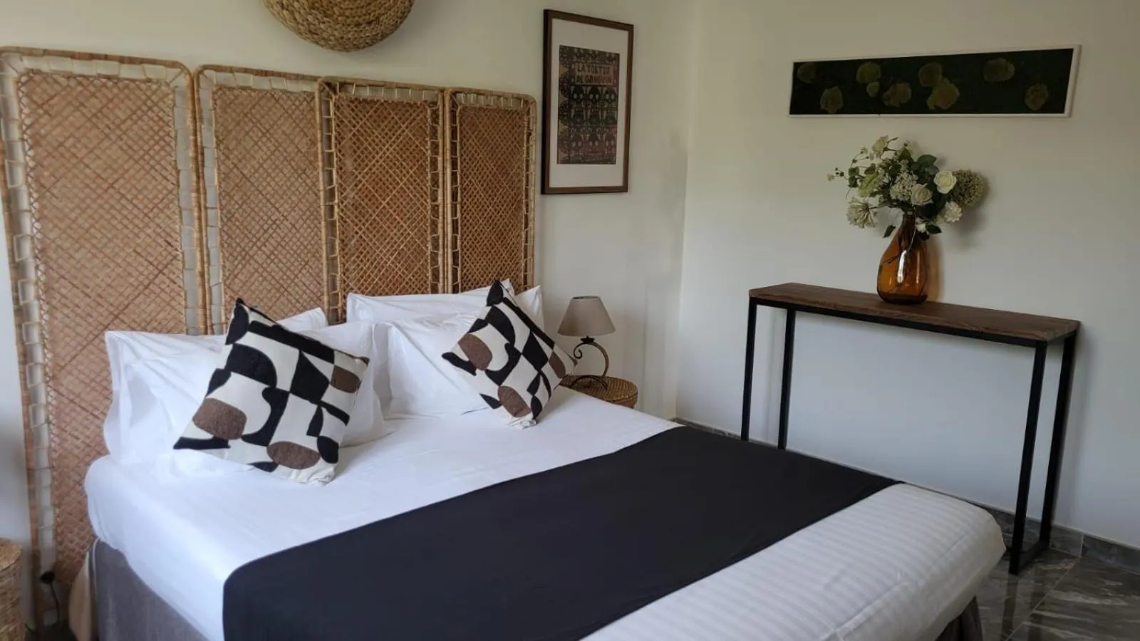 Bedroom, Bed in Hôtel Boquier, Avignon Centre