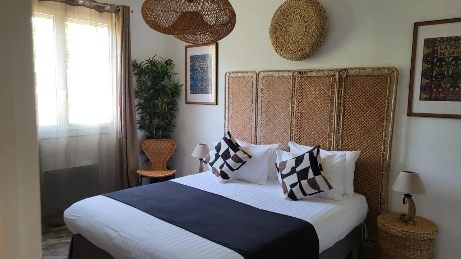 Bedroom, Bed in Hôtel Boquier, Avignon Centre