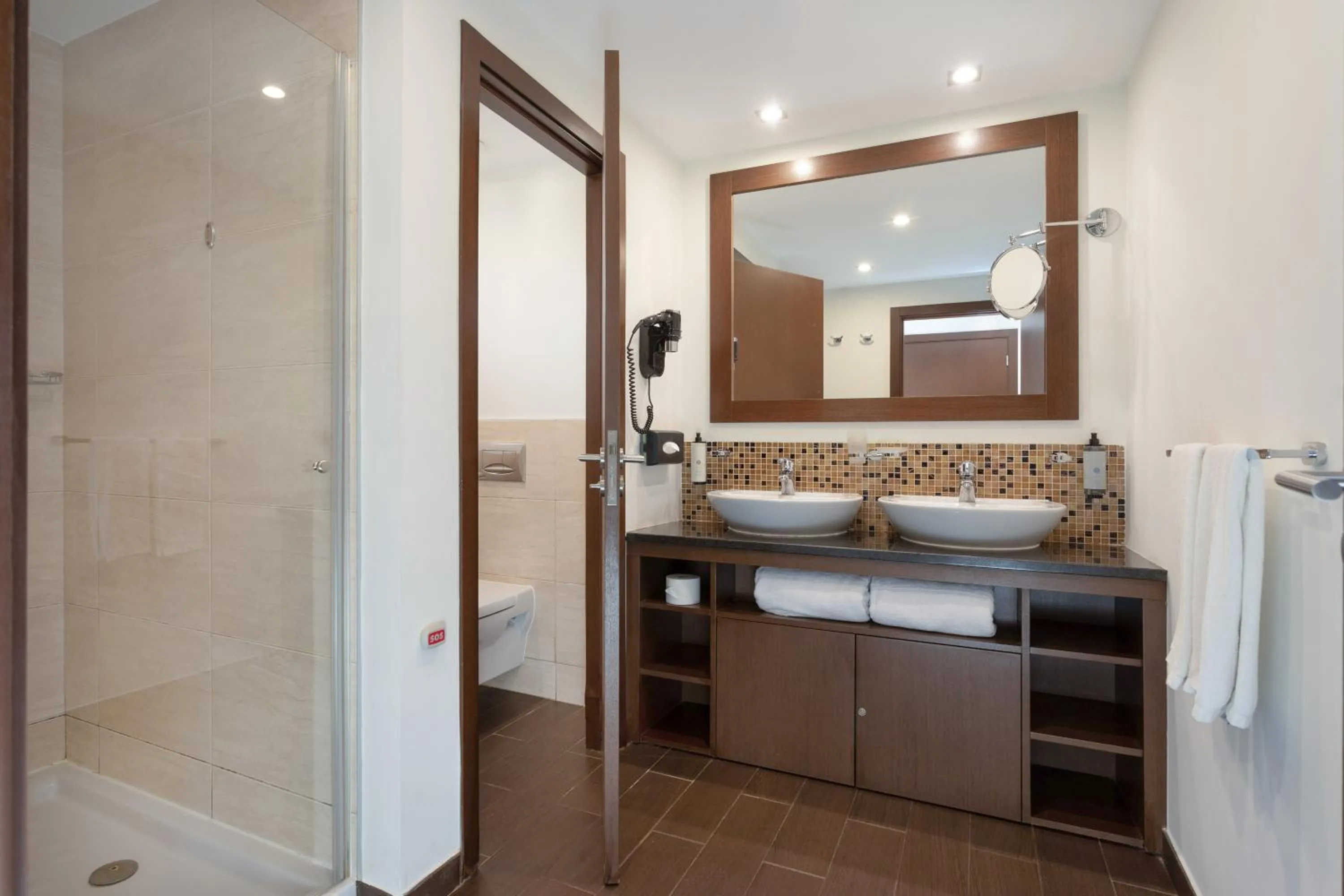 Bathroom in Meliá Laguna Beach