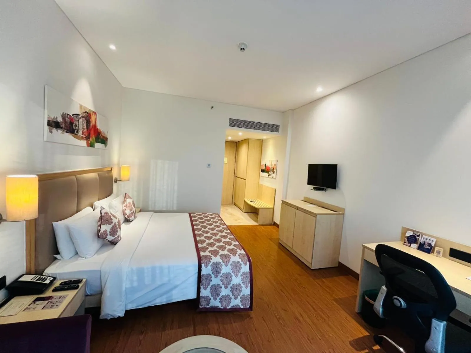 Bedroom, Bed in Vivanta Pune, Hinjawadi