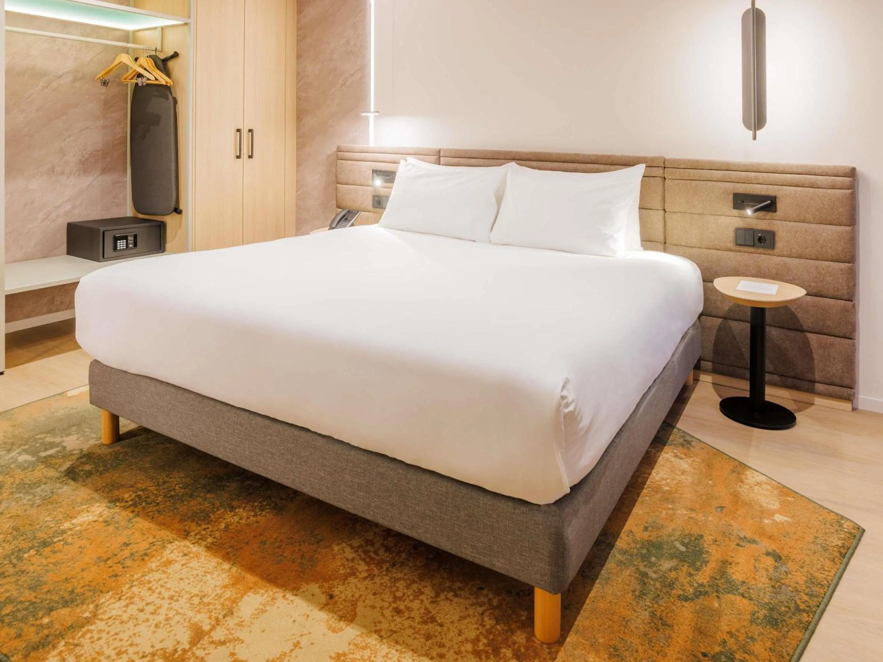 One-Bedroom Family Apartment with King Bed, Sofa and Terrace in Novotel Tallinn