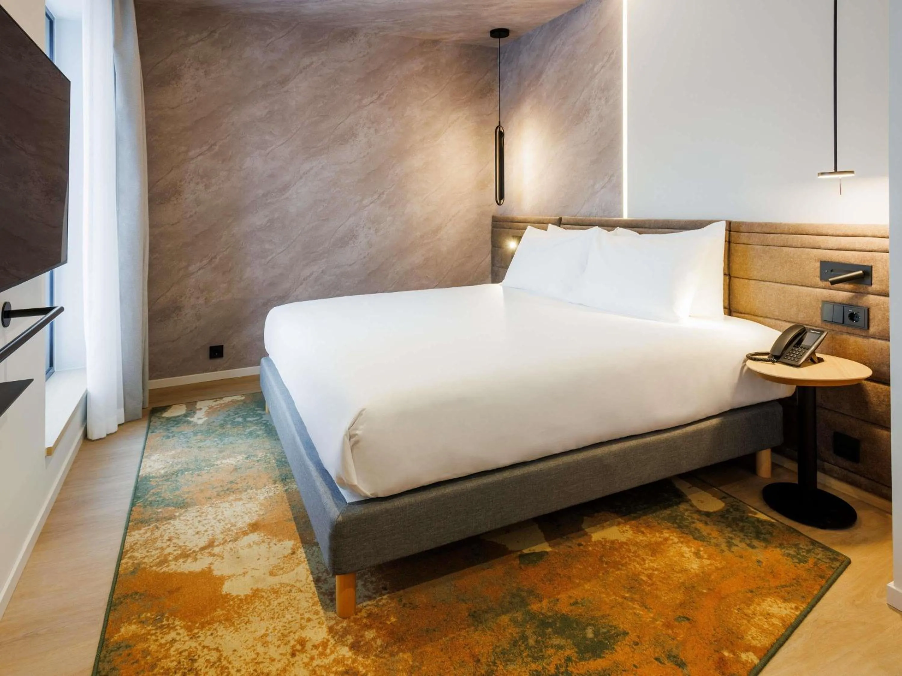 Standard King Room with Courtyard View and Terrace in Novotel Tallinn