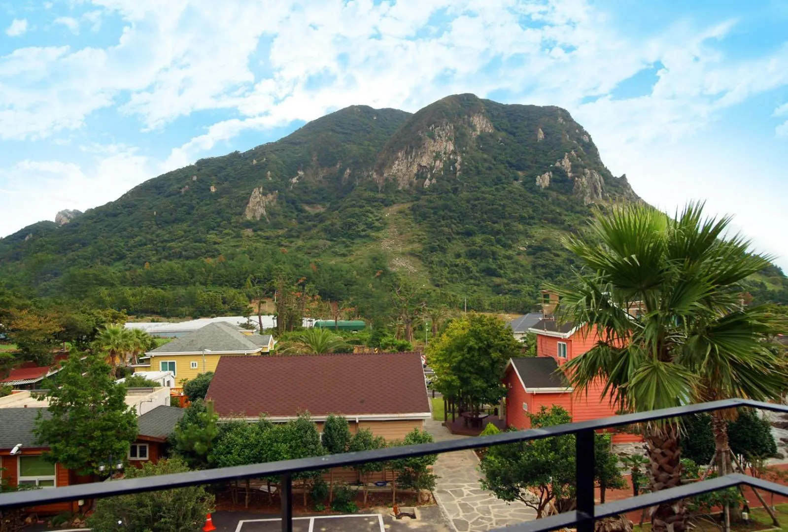 Day in Mirvill Pension & Resort